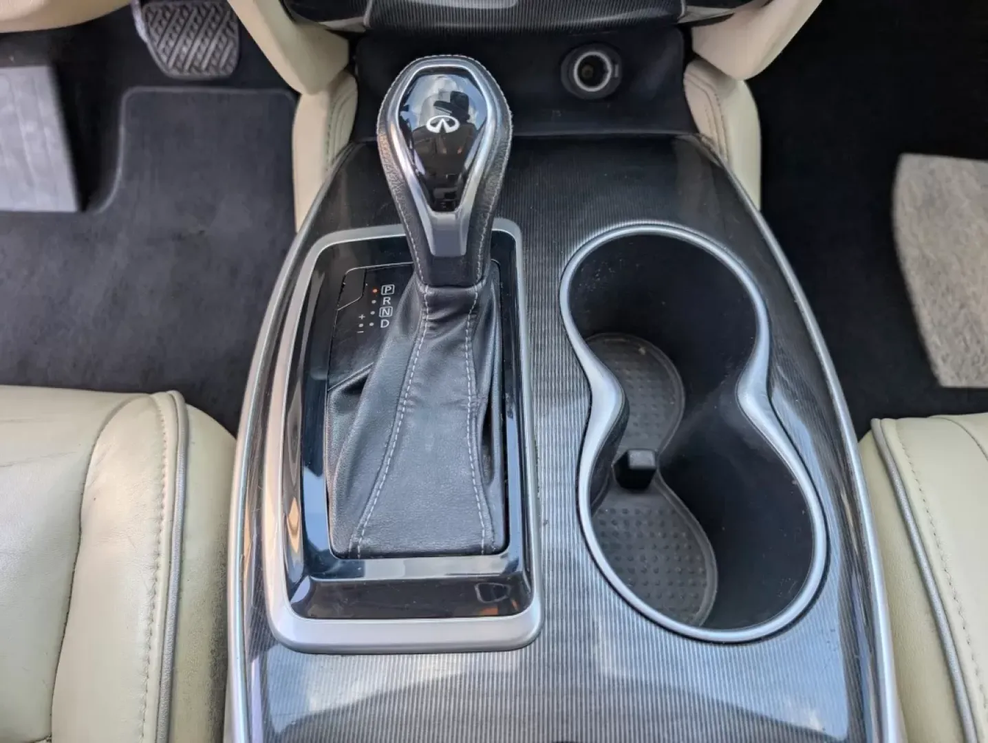 2017 /Wheat Infiniti QX60 (5N1DL0MN8HC) with an Other engine, located at 3959 U.S. 80 W, Phenix City, AL, 36870, (334) 297-4885, 32.469296, -85.135185 - ### Discover Adventure with the 2017 Infiniti QX60 Perfect for Family Journeys!<br /> <br /> Are you seeking a vehicle that effortlessly combines luxury with family-friendly features? Look no further! The 2017 Infiniti QX60 is designed for growing families and those who cherish the open road. This - Photo#13