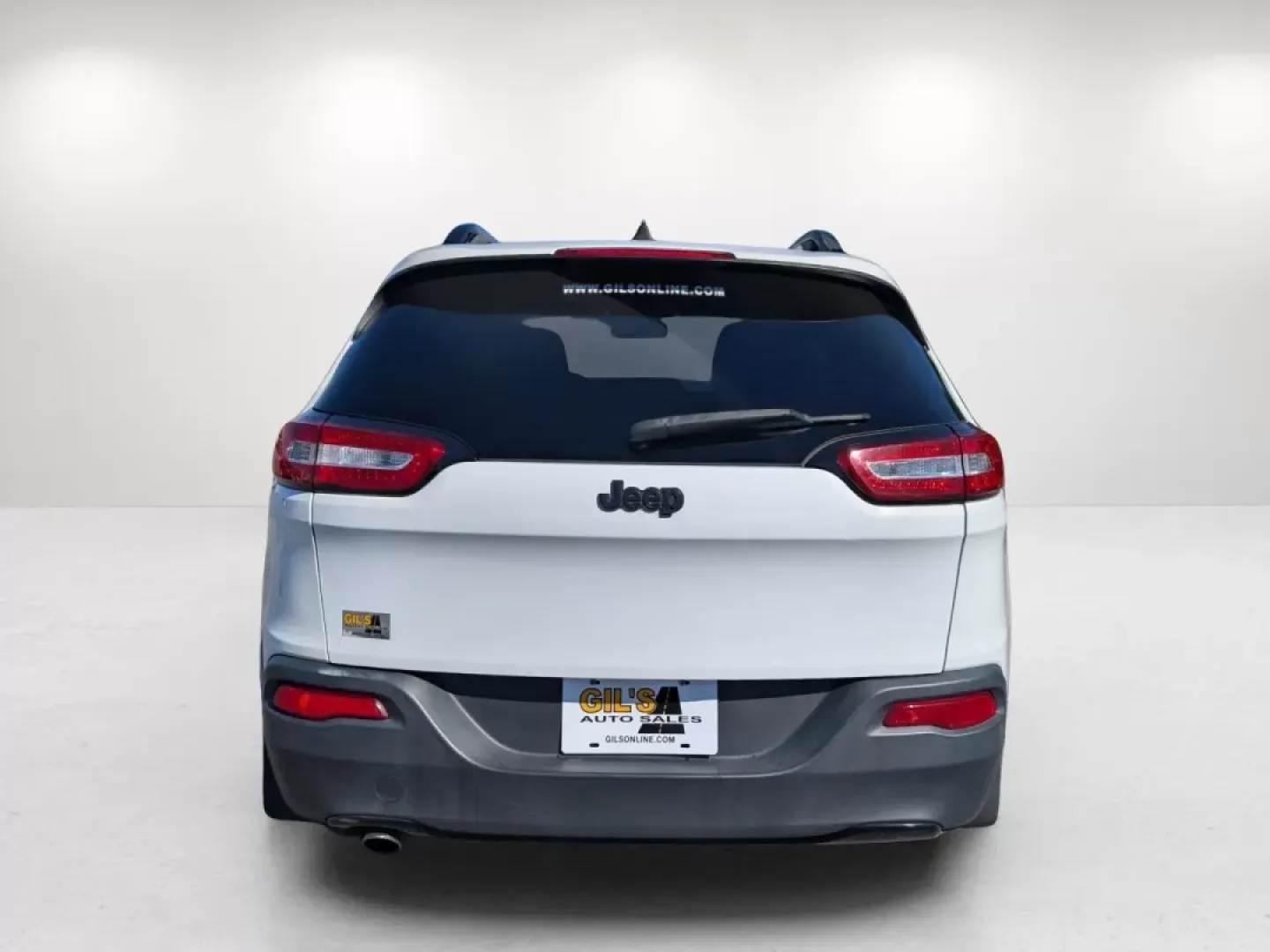 2017 /Black Jeep Cherokee Altitude (1C4PJLAB5HW) with an Other engine, located at 3959 U.S. 80 W, Phenix City, AL, 36870, (334) 297-4885, 32.469296, -85.135185 - Are you ready to elevate your lifestyle with an adventurous vehicle that meets all your driving needs? Look no further than this stunning 2017 Jeep Cherokee Altitude, now available at Gils Auto in Phenix City, AL. Perfect for weekend getaways, family road trips, or daily commutes, this crossover SUV - Photo#5