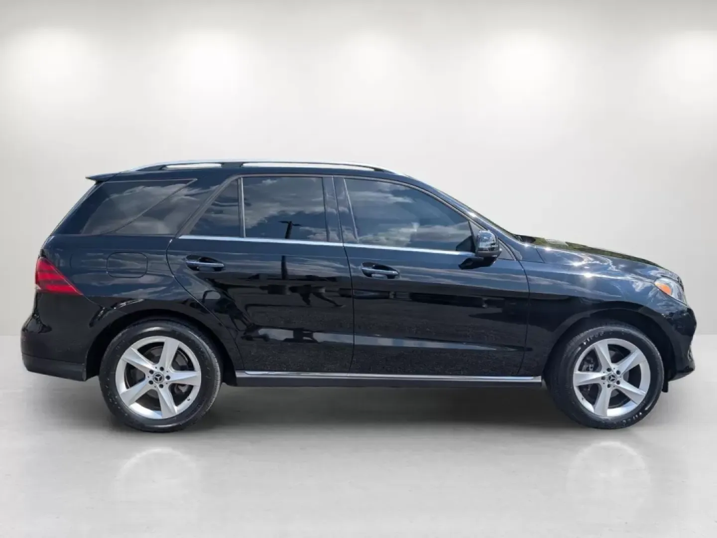 2017 Mercedes-Benz GLE GLE 350 (4JGDA5JB6HA) with an Other engine, located at 5115 14th Ave., Columbus, GA, 31904, (706) 323-0345, 32.511494, -84.971046 - **Elevate Your Lifestyle with the 2017 Mercedes-Benz GLE 350 at Gils Auto - Phenix City!**<br /> <br /> Are you ready to take your driving experience to the next level? The 2017 Mercedes-Benz GLE 350 is the perfect companion for family road trips, daily commutes, and weekend adventures. With its ble - Photo#3