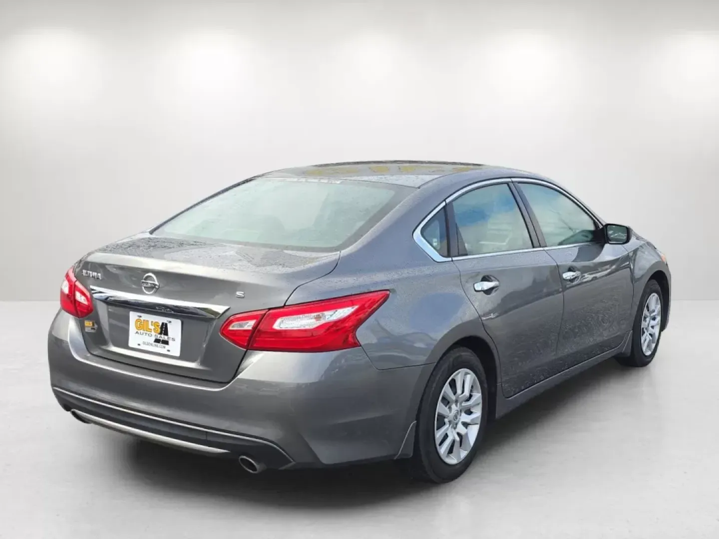 2017 /Charcoal Nissan Altima 2.5 S (1N4AL3AP8HN) with an Other engine, located at 3959 U.S. 80 W, Phenix City, AL, 36870, (334) 297-4885, 32.469296, -85.135185 - Looking for a reliable sedan that meets your busy lifestyle? The 2017 Nissan Altima 2.5 S is the perfect blend of comfort, efficiency, and modern convenience, making it an ideal choice for budget-conscious buyers, commuters, or families on the go. With its sleek Gun Metallic exterior and spacious ch - Photo#5