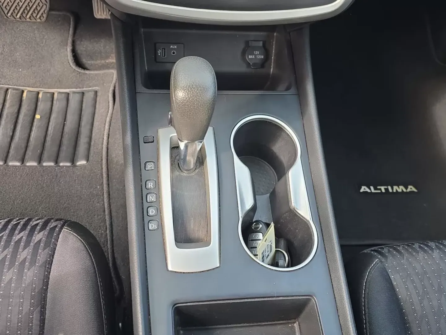 2017 /Charcoal Nissan Altima 2.5 S (1N4AL3AP8HN) with an Other engine, located at 3959 U.S. 80 W, Phenix City, AL, 36870, (334) 297-4885, 32.469296, -85.135185 - Looking for a reliable sedan that meets your busy lifestyle? The 2017 Nissan Altima 2.5 S is the perfect blend of comfort, efficiency, and modern convenience, making it an ideal choice for budget-conscious buyers, commuters, or families on the go. With its sleek Gun Metallic exterior and spacious ch - Photo#17