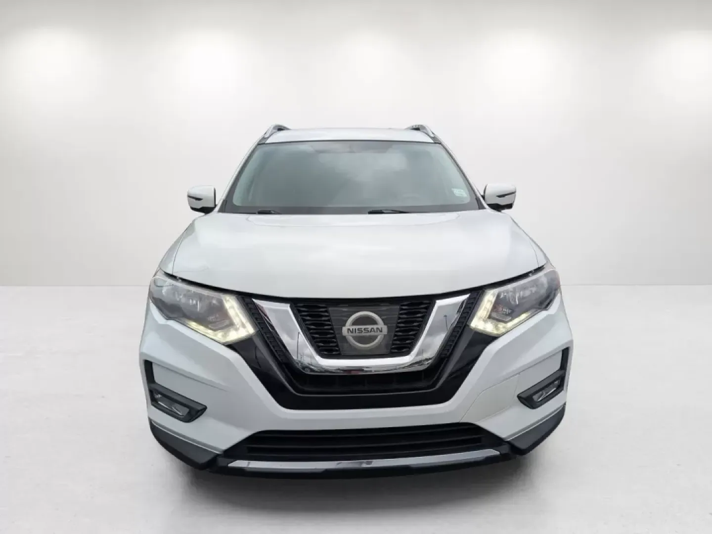 2017 /Charcoal Nissan Rogue SV (KNMAT2MT0HP) with an Other engine, located at 5115 14th Ave., Columbus, GA, 31904, (706) 323-0345, 32.511494, -84.971046 - Discover your next adventure with the 2017 Nissan Rogue SV, now available at Gils Auto in Phenix City, AL! Whether you're commuting to work, taking the kids to school, or embarking on weekend getaways, this SUV seamlessly combines style, comfort, and practicality. This vehicle is perfect for growing - Photo#1