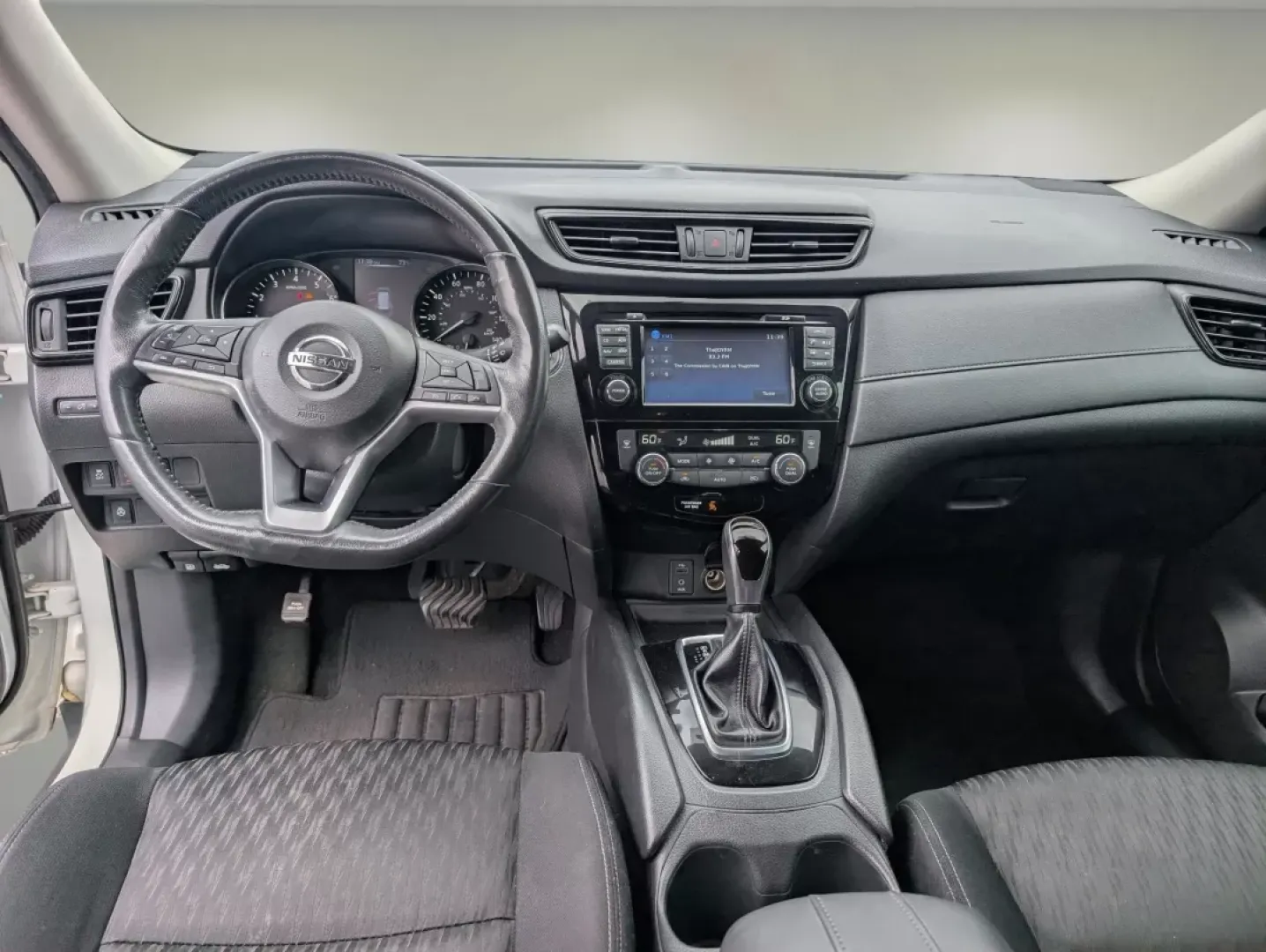 2017 /Charcoal Nissan Rogue SV (KNMAT2MT0HP) with an Other engine, located at 5115 14th Ave., Columbus, GA, 31904, (706) 323-0345, 32.511494, -84.971046 - Discover your next adventure with the 2017 Nissan Rogue SV, now available at Gils Auto in Phenix City, AL! Whether you're commuting to work, taking the kids to school, or embarking on weekend getaways, this SUV seamlessly combines style, comfort, and practicality. This vehicle is perfect for growing - Photo#11
