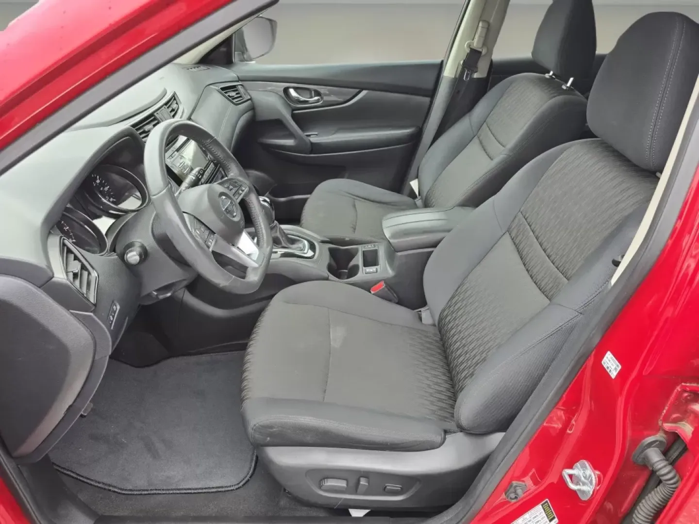 2017 /Charcoal Nissan Rogue SV (5N1AT2MT0HC) with an Other engine, located at 521 Old Farm Lane Rd, Prattville, AL, 36066, (334) 325-1505, 32.482460, -86.416367 - Discover the perfect blend of style, comfort, and reliability with the 2017 Nissan Rogue SV, available now at Gils Auto in Phenix City, AL. This versatile SUV is not just a vehicle; it's your next adventure partner-ideal for growing families, daily commuters, or anyone seeking a touch of elegance in - Photo#12