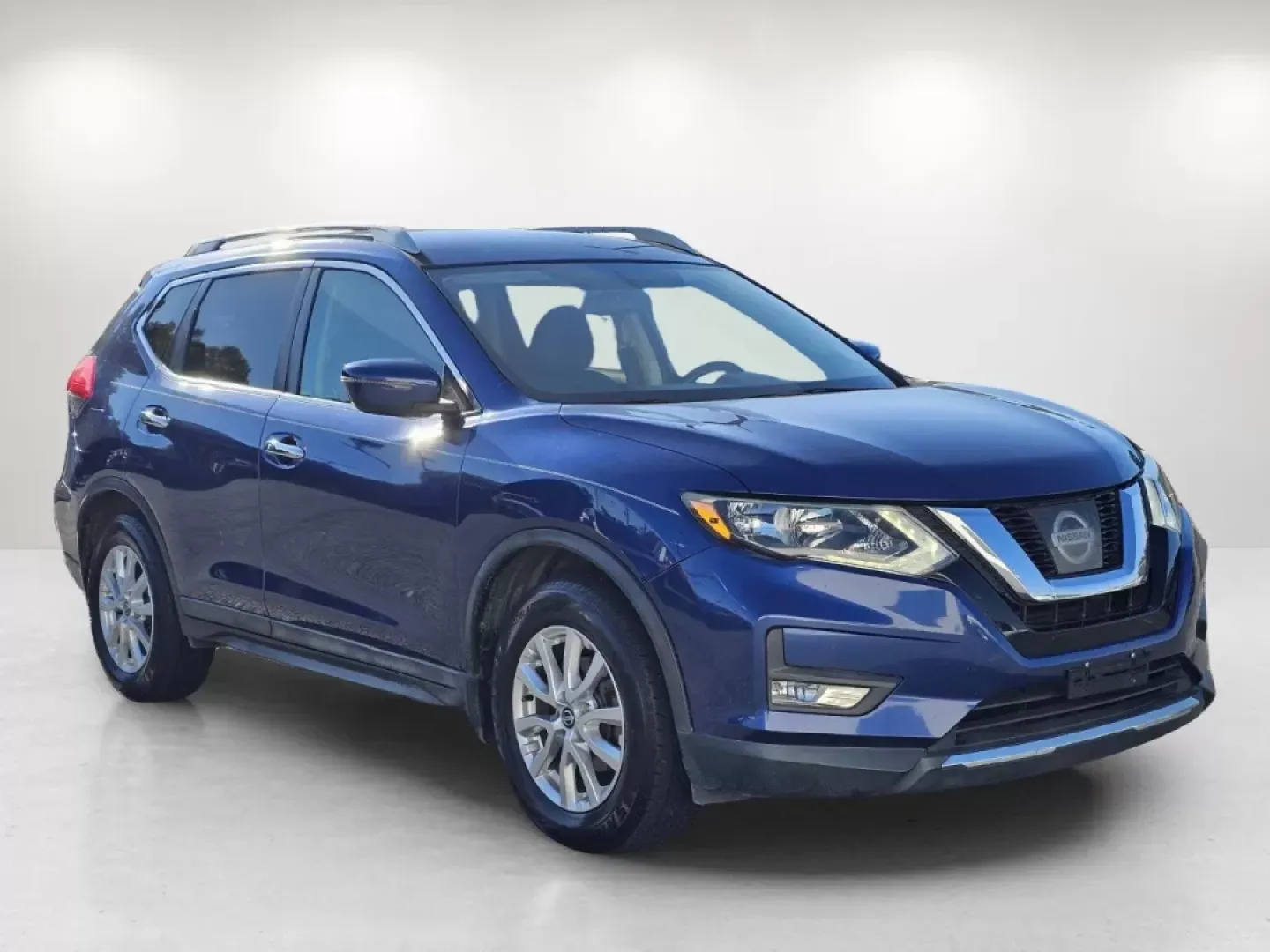 2017 /Charcoal Nissan Rogue SV (5N1AT2MT0HC) with an Other engine, located at 1430 Gateway Drive, Opelika, AL, 36801, (334) 239-0944, 32.637871, -85.409790 - ### 2017 Nissan Rogue SV: The Perfect SUV for Family Adventures!<br /> <br /> Are you looking for a reliable SUV that seamlessly blends style, comfort, and versatility? The 2017 Nissan Rogue SV is your ideal companion for family adventures or long commutes around Phenix City, AL. Whether you're navi - Photo#2