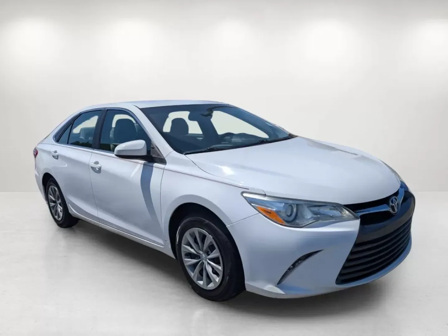 2017 Toyota Camry LE (4T1BF1FK9HU) with an Other engine, located at 7000 Northlake Connector, Columbus, GA, 31904, (706) 987-8085, 32.524975, -84.978134 - **Discover Your Next Adventure with the 2017 Toyota Camry LE - Available Now at Gils Auto!**<br /> <br /> Are you a commuter seeking a reliable vehicle for your daily drives, or a growing family in need of a spacious sedan that combines comfort with safety? Look no further! The 2017 Toyota Camry LE - Photo#2