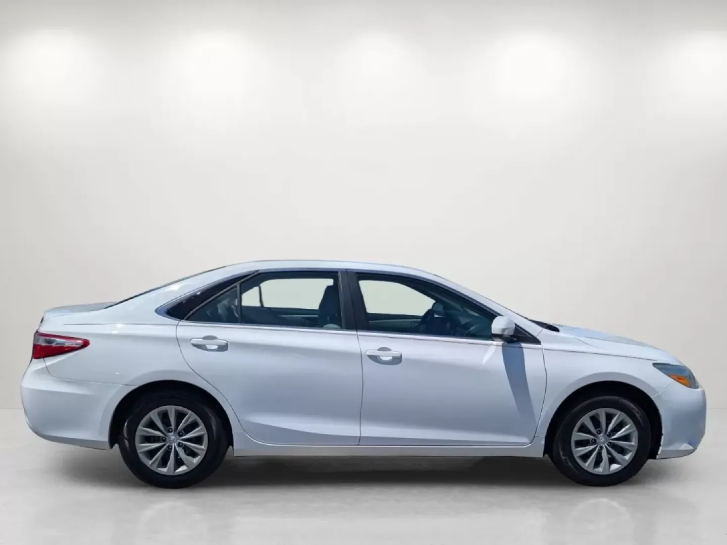 2017 Toyota Camry LE (4T1BF1FK9HU) with an Other engine, located at 7000 Northlake Connector, Columbus, GA, 31904, (706) 987-8085, 32.524975, -84.978134 - **Discover Your Next Adventure with the 2017 Toyota Camry LE - Available Now at Gils Auto!**<br /> <br /> Are you a commuter seeking a reliable vehicle for your daily drives, or a growing family in need of a spacious sedan that combines comfort with safety? Look no further! The 2017 Toyota Camry LE - Photo#3