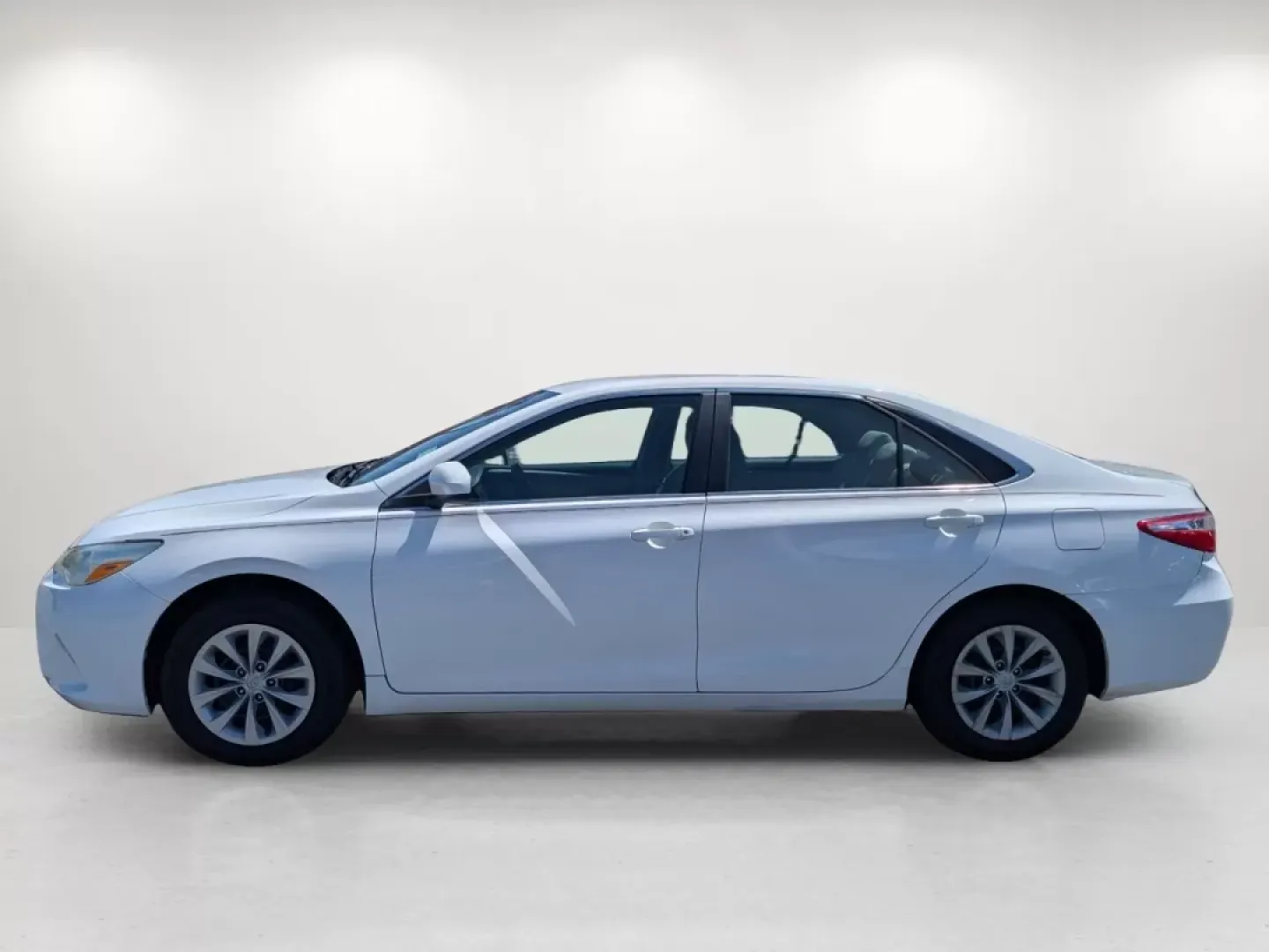 2017 Toyota Camry LE (4T1BF1FK9HU) with an Other engine, located at 7000 Northlake Connector, Columbus, GA, 31904, (706) 987-8085, 32.524975, -84.978134 - **Discover Your Next Adventure with the 2017 Toyota Camry LE - Available Now at Gils Auto!**<br /> <br /> Are you a commuter seeking a reliable vehicle for your daily drives, or a growing family in need of a spacious sedan that combines comfort with safety? Look no further! The 2017 Toyota Camry LE - Photo#7