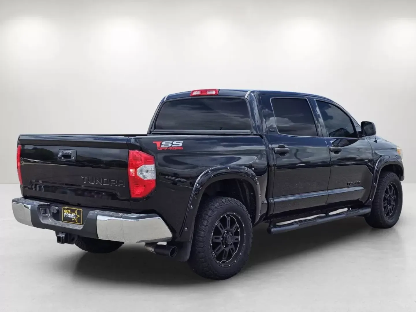 2017 Toyota Tundra 2WD SR5 (5TFEM5F10HX) with an Other engine, located at 1430 Gateway Drive, Opelika, AL, 36801, (334) 239-0944, 32.637871, -85.409790 - **Unleash Your Adventurous Side with the 2017 Toyota Tundra SR5 Crew Cab at Gils Auto in Prattville, AL!**<br /> <br /> Are you ready to elevate your outdoor adventures and weekend getaways? The 2017 Toyota Tundra SR5 Crew Cab is your perfect partner for exploration, offering a blend of rugged capab - Photo#4