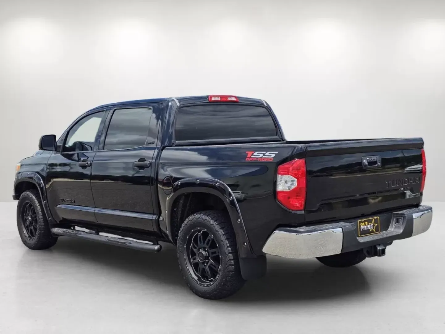2017 Toyota Tundra 2WD SR5 (5TFEM5F10HX) with an Other engine, located at 1430 Gateway Drive, Opelika, AL, 36801, (334) 239-0944, 32.637871, -85.409790 - **Unleash Your Adventurous Side with the 2017 Toyota Tundra SR5 Crew Cab at Gils Auto in Prattville, AL!**<br /> <br /> Are you ready to elevate your outdoor adventures and weekend getaways? The 2017 Toyota Tundra SR5 Crew Cab is your perfect partner for exploration, offering a blend of rugged capab - Photo#6