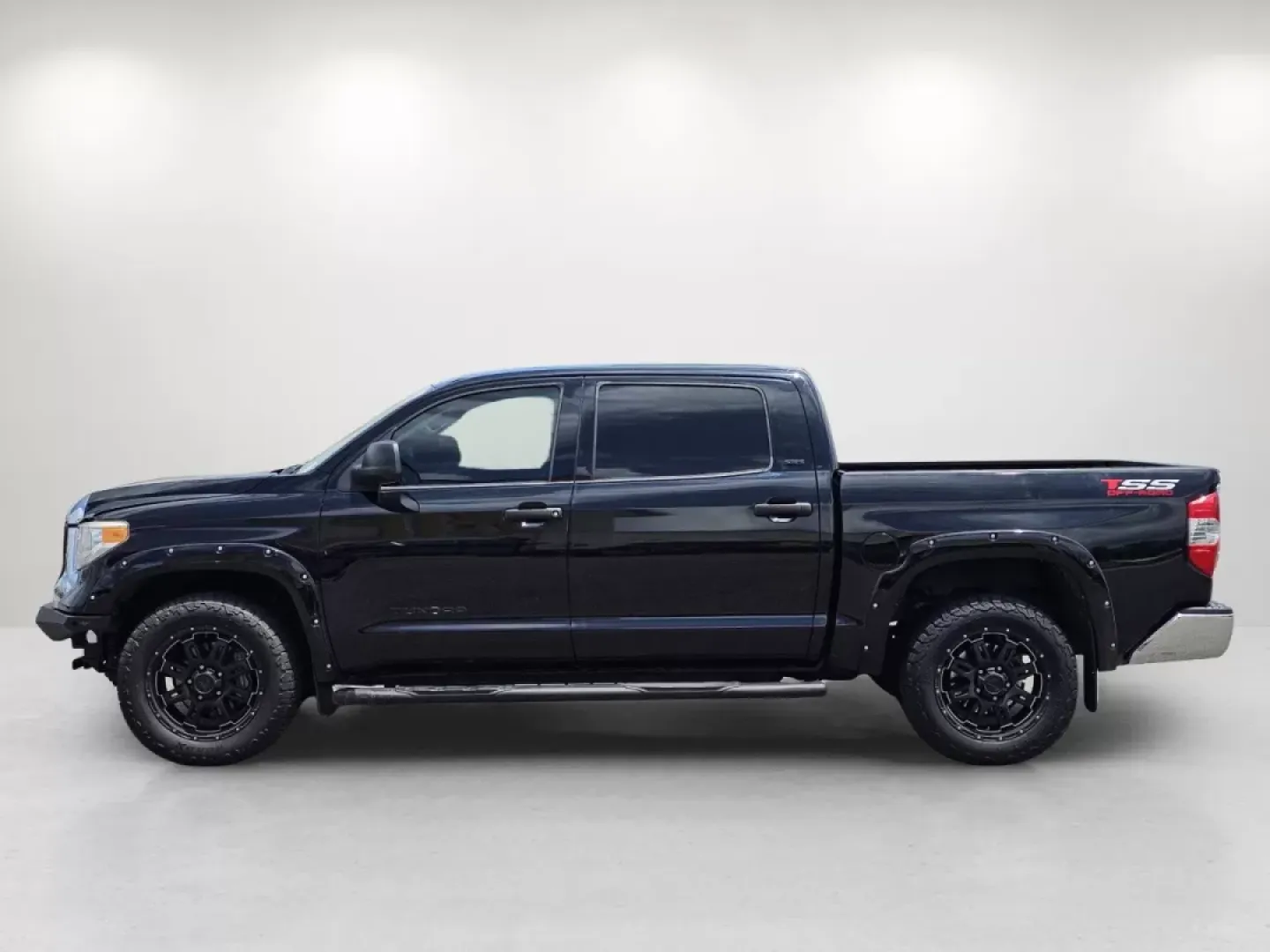 2017 Toyota Tundra 2WD SR5 (5TFEM5F10HX) with an Other engine, located at 1430 Gateway Drive, Opelika, AL, 36801, (334) 239-0944, 32.637871, -85.409790 - **Unleash Your Adventurous Side with the 2017 Toyota Tundra SR5 Crew Cab at Gils Auto in Prattville, AL!**<br /> <br /> Are you ready to elevate your outdoor adventures and weekend getaways? The 2017 Toyota Tundra SR5 Crew Cab is your perfect partner for exploration, offering a blend of rugged capab - Photo#7