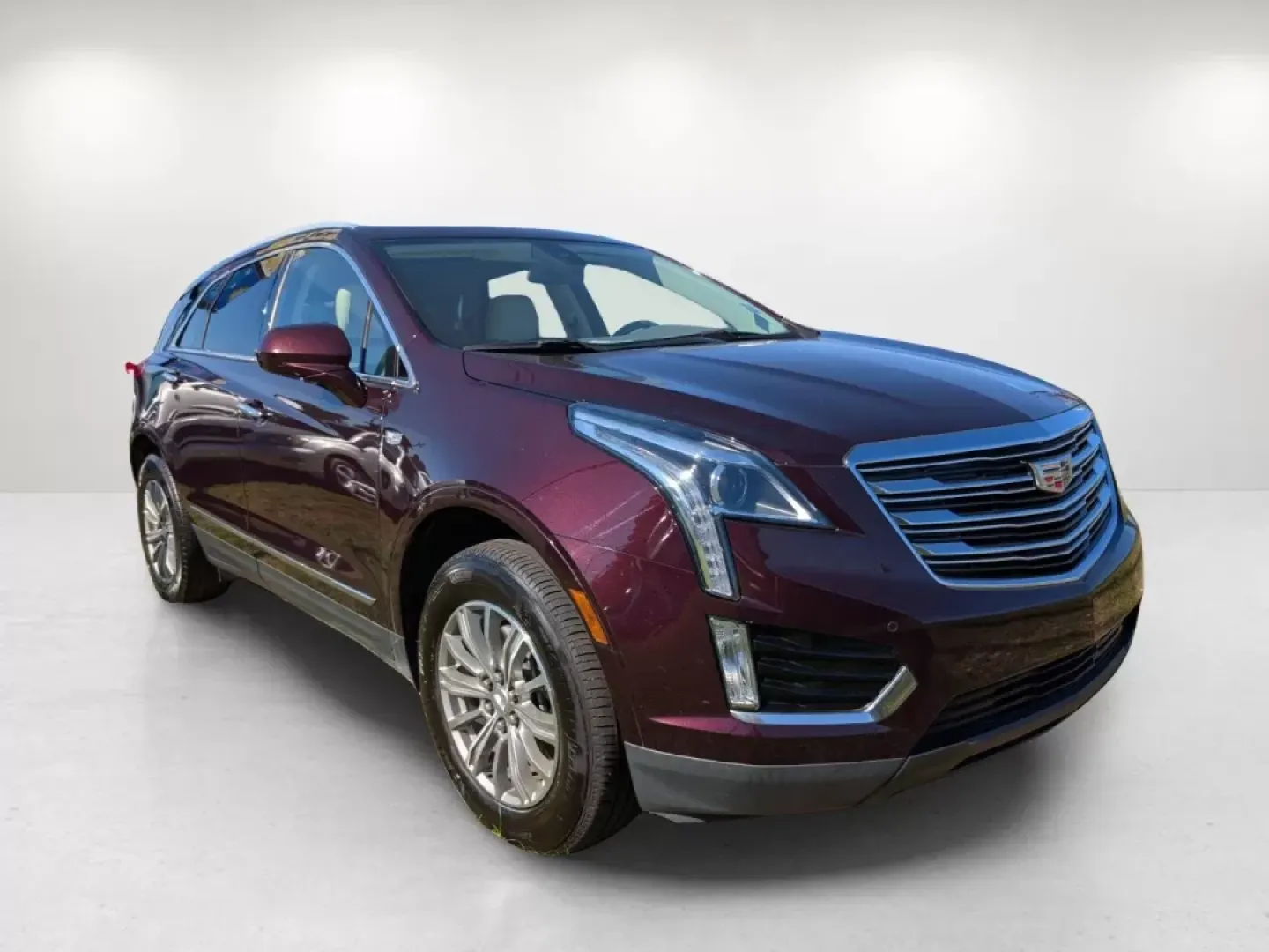 2018 /Cirrus Cadillac XT5 Luxury FWD (1GYKNCRS9JZ) with an Other engine, located at 3959 U.S. 80 W, Phenix City, AL, 36870, (334) 297-4885, 32.469296, -85.135185 - 2018 Cadillac XT5 Luxury FWD - Photo#3