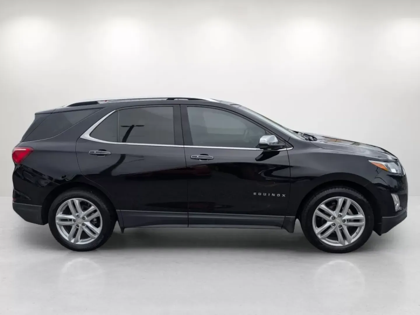 2018 /Jet Black Chevrolet Equinox Premier (3GNAXMEV3JL) with an Other engine, located at 5115 14th Ave., Columbus, GA, 31904, (706) 323-0345, 32.511494, -84.971046 - **Adventure Awaits with the 2018 Chevrolet Equinox Premier - Your Perfect SUV for Any Journey!**<br /> <br /> Are you in search of a versatile vehicle that seamlessly blends style, comfort, and technology? Look no further than this stunning 2018 Chevrolet Equinox Premier, available now at Gils Auto - Photo#3