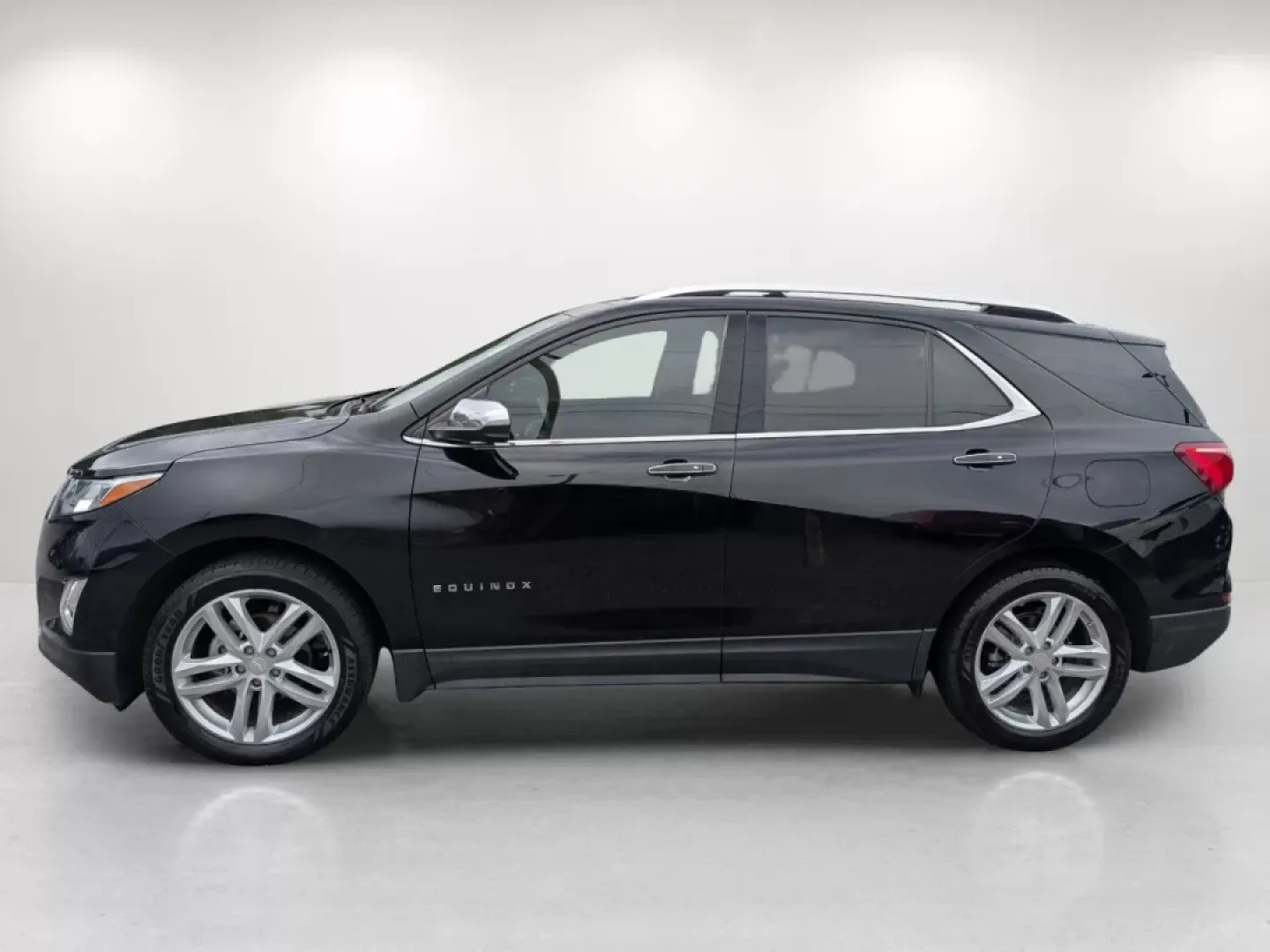 2018 /Jet Black Chevrolet Equinox Premier (3GNAXMEV3JL) with an Other engine, located at 5115 14th Ave., Columbus, GA, 31904, (706) 323-0345, 32.511494, -84.971046 - **Adventure Awaits with the 2018 Chevrolet Equinox Premier - Your Perfect SUV for Any Journey!**<br /> <br /> Are you in search of a versatile vehicle that seamlessly blends style, comfort, and technology? Look no further than this stunning 2018 Chevrolet Equinox Premier, available now at Gils Auto - Photo#6