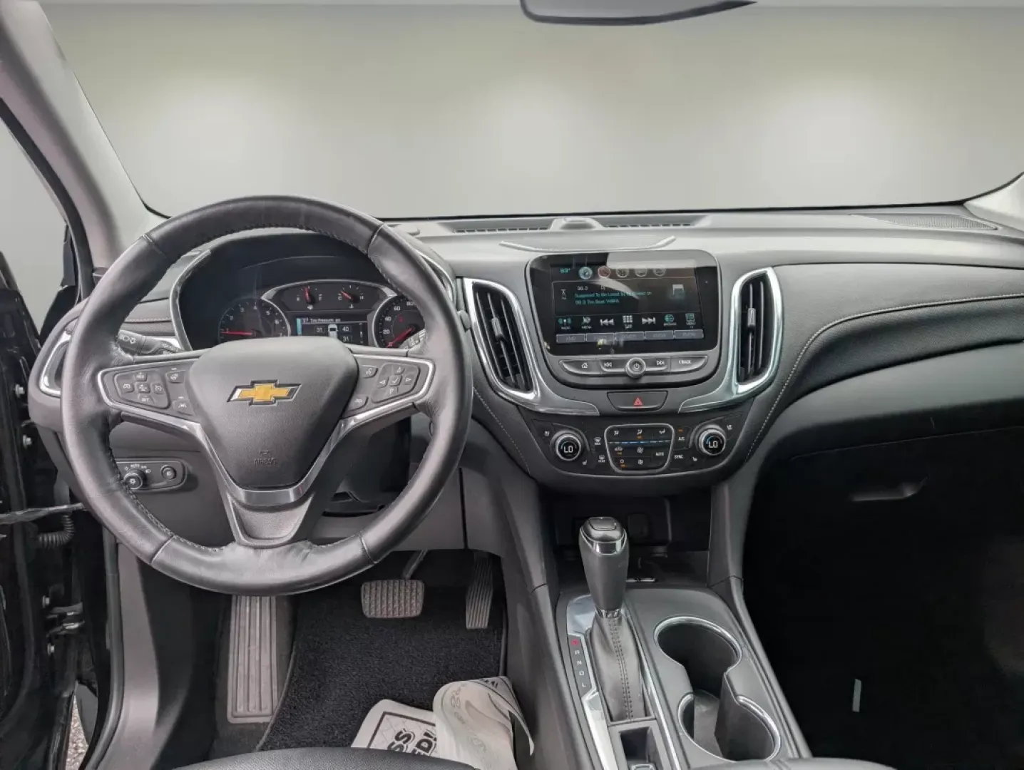 2018 /Jet Black Chevrolet Equinox Premier (3GNAXMEV3JL) with an Other engine, located at 5115 14th Ave., Columbus, GA, 31904, (706) 323-0345, 32.511494, -84.971046 - **Adventure Awaits with the 2018 Chevrolet Equinox Premier - Your Perfect SUV for Any Journey!**<br /> <br /> Are you in search of a versatile vehicle that seamlessly blends style, comfort, and technology? Look no further than this stunning 2018 Chevrolet Equinox Premier, available now at Gils Auto - Photo#9