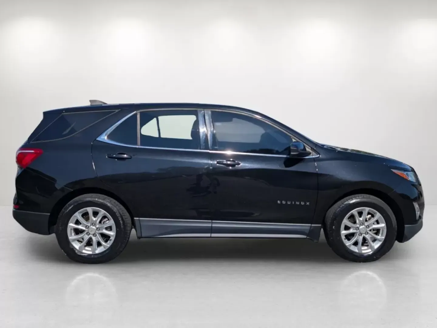 2018 /Jet Black Chevrolet Equinox LT (2GNAXJEVXJ6) with an Other engine, located at 1430 Gateway Drive, Opelika, AL, 36801, (334) 239-0944, 32.637871, -85.409790 - **Discover Your Next Adventure with the 2018 Chevrolet Equinox LT at Gils Auto in Phenix City, AL!**<br /> <br /> Are you looking for a versatile SUV that fits seamlessly into your lifestyle? The 2018 Chevrolet Equinox LT is the perfect blend of style, functionality, and reliability. Whether you're - Photo#2