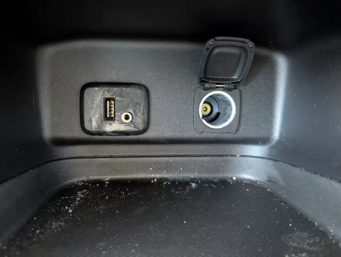 2018 /Jet Black Chevrolet Equinox LT (2GNAXJEVXJ6) with an Other engine, located at 1430 Gateway Drive, Opelika, AL, 36801, (334) 239-0944, 32.637871, -85.409790 - **Discover Your Next Adventure with the 2018 Chevrolet Equinox LT at Gils Auto in Phenix City, AL!**<br /> <br /> Are you looking for a versatile SUV that fits seamlessly into your lifestyle? The 2018 Chevrolet Equinox LT is the perfect blend of style, functionality, and reliability. Whether you're - Photo#11