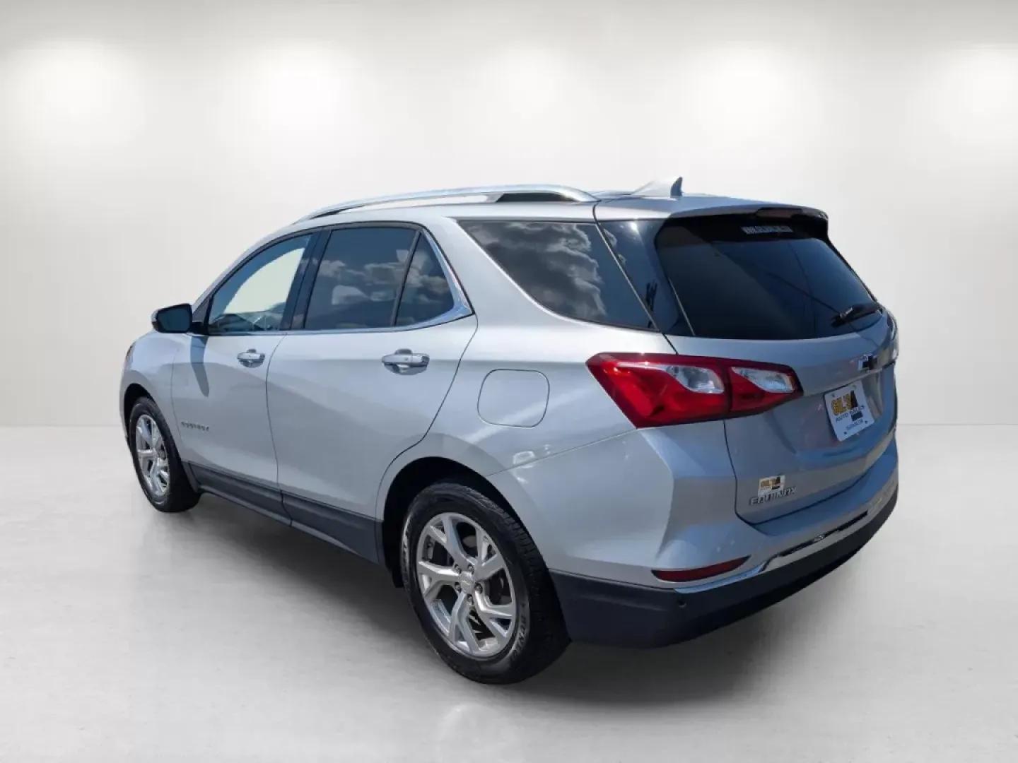 2018 /Medium Ash Gray Chevrolet Equinox Premier (2GNAXMEV4J6) with an Other engine, located at 521 Old Farm Lane Rd, Prattville, AL, 36066, (334) 325-1505, 32.482460, -86.416367 - **Unleash Your Adventurous Spirit with the 2018 Chevrolet Equinox Premier!**<br /> <br /> Are you ready for your next family vacation or weekend getaway? The 2018 Chevrolet Equinox Premier, available now at Gils Auto in Phenix City, AL, is your perfect travel companion. With its spacious interior, c - Photo#6