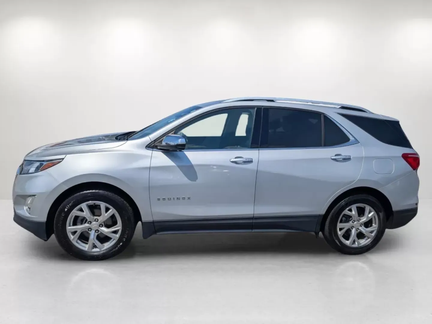 2018 /Medium Ash Gray Chevrolet Equinox Premier (2GNAXMEV4J6) with an Other engine, located at 521 Old Farm Lane Rd, Prattville, AL, 36066, (334) 325-1505, 32.482460, -86.416367 - **Unleash Your Adventurous Spirit with the 2018 Chevrolet Equinox Premier!**<br /> <br /> Are you ready for your next family vacation or weekend getaway? The 2018 Chevrolet Equinox Premier, available now at Gils Auto in Phenix City, AL, is your perfect travel companion. With its spacious interior, c - Photo#7