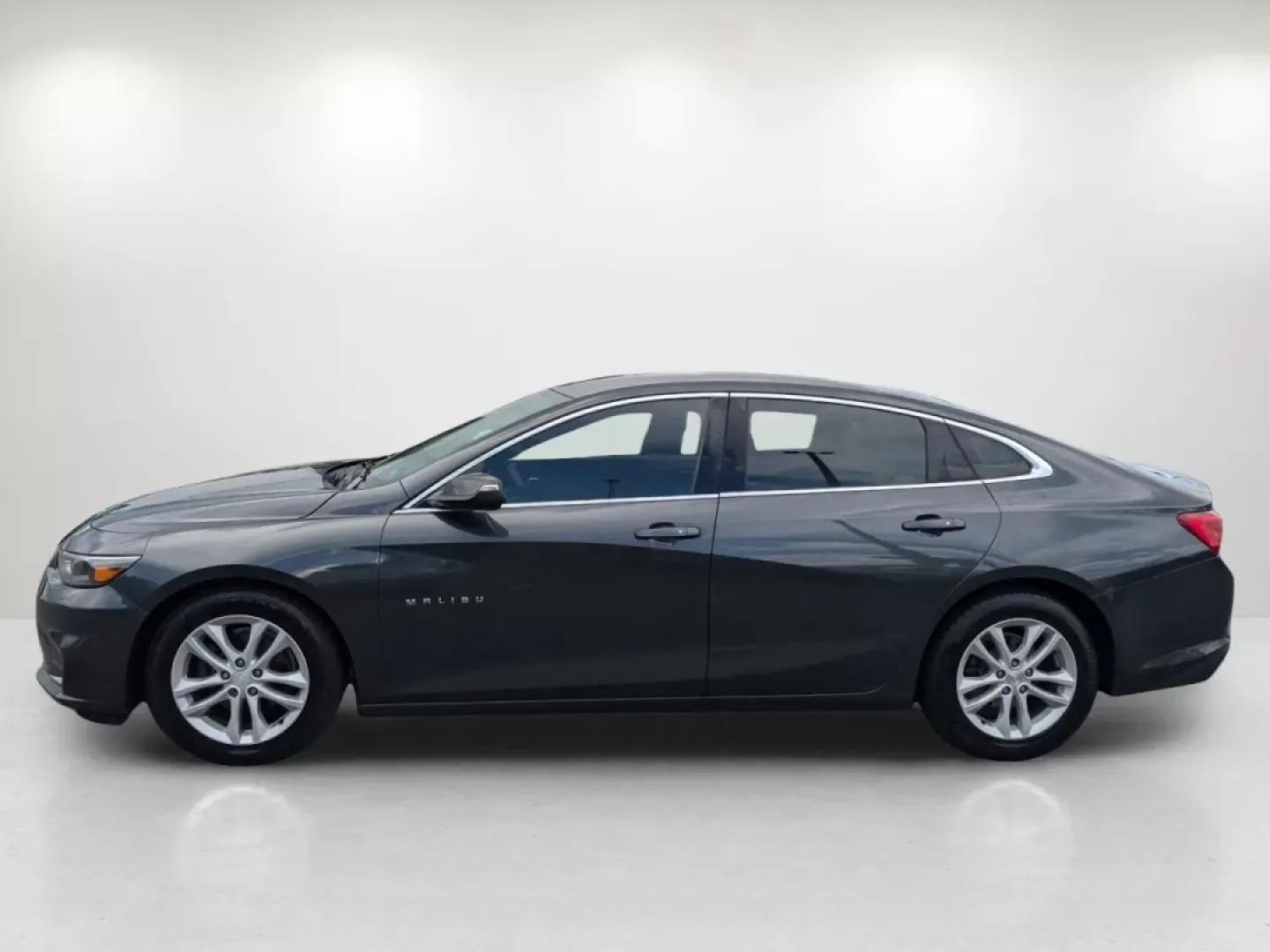 2018 /Jet Black Chevrolet Malibu LT (1G1ZD5ST3JF) with an Other engine, located at 521 Old Farm Lane Rd, Prattville, AL, 36066, (334) 325-1505, 32.482460, -86.416367 - **Experience the Open Road with the 2018 Chevrolet Malibu LT from Gils Auto - Columbus**<br /> <br /> Are you looking for a reliable sedan that fits seamlessly into your daily routine? Whether you're commuting through Columbus or planning a weekend getaway, the 2018 Chevrolet Malibu LT is your perfe - Photo#7