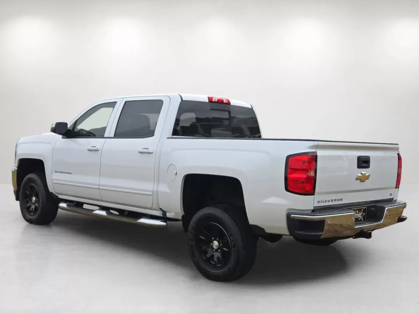 2018 /Jet Black Chevrolet Silverado 1500 LT (3GCPCREC2JG) with an Other engine, located at 3959 U.S. 80 W, Phenix City, AL, 36870, (334) 297-4885, 32.469296, -85.135185 - Experience adventure and versatility with this stunning 2018 Chevrolet Silverado 1500 LT, now available at Gils Auto, located at 3959 U.S. 80 W, Phenix City, AL 36870. This versatile pickup is perfect for weekend adventures, family road trips, or daily commutes, making it an ideal choice for those w - Photo#8