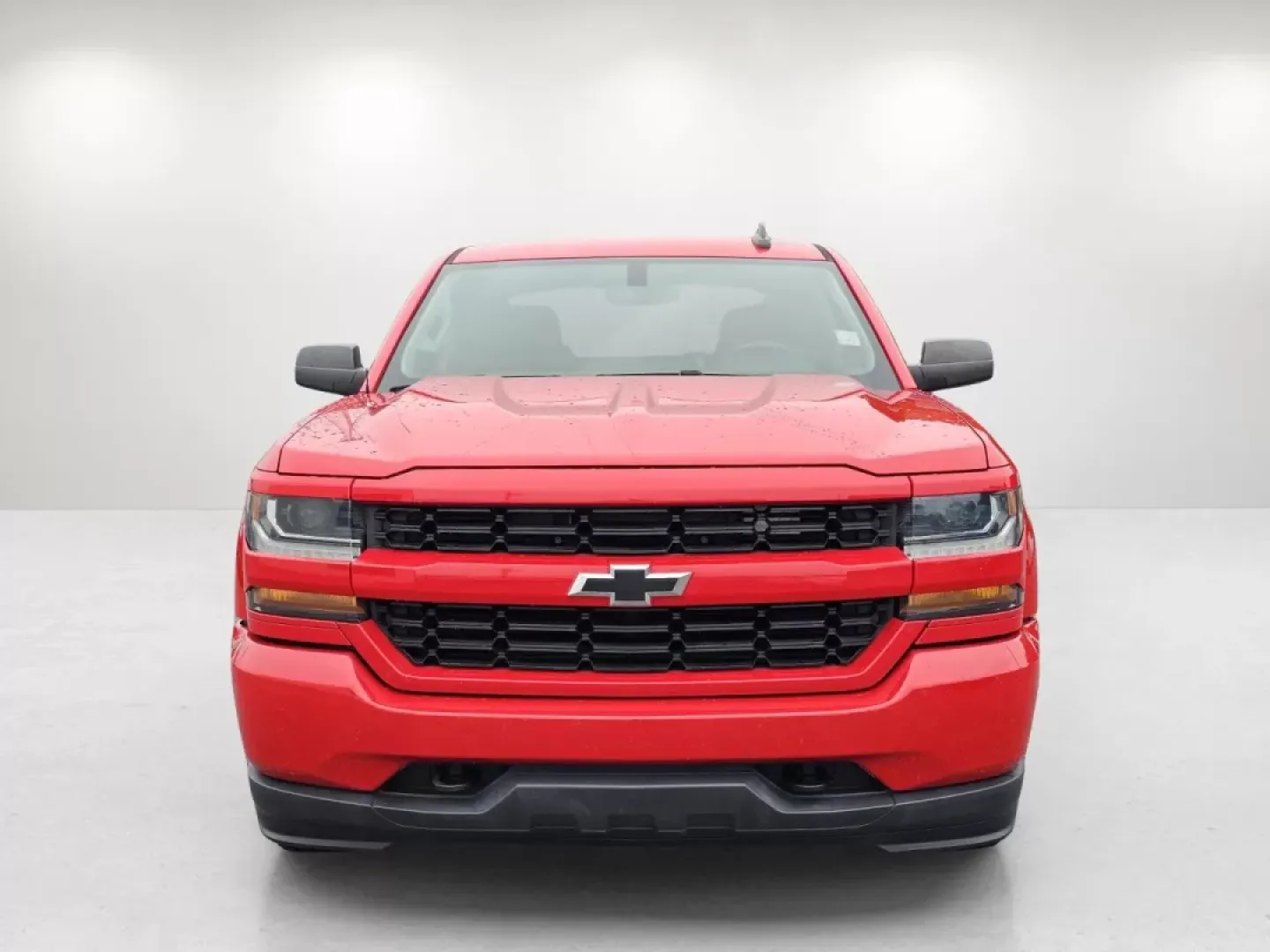 2018 /Dark Ash with Jet Black Interior Accents Chevrolet Silverado 1500 Custom (3GCPCPEC8JG) with an Other engine, located at 1430 Gateway Drive, Opelika, AL, 36801, (334) 239-0944, 32.637871, -85.409790 - **Elevate Your Adventures with the 2018 Chevrolet Silverado 1500 Crew Cab - Your Perfect Pickup for Every Lifestyle!**<br /> <br /> Are you ready to take on the road with confidence? The 2018 Chevrolet Silverado 1500, available at Gils Auto in Phenix City, AL, is designed for those who crave adventu - Photo#1