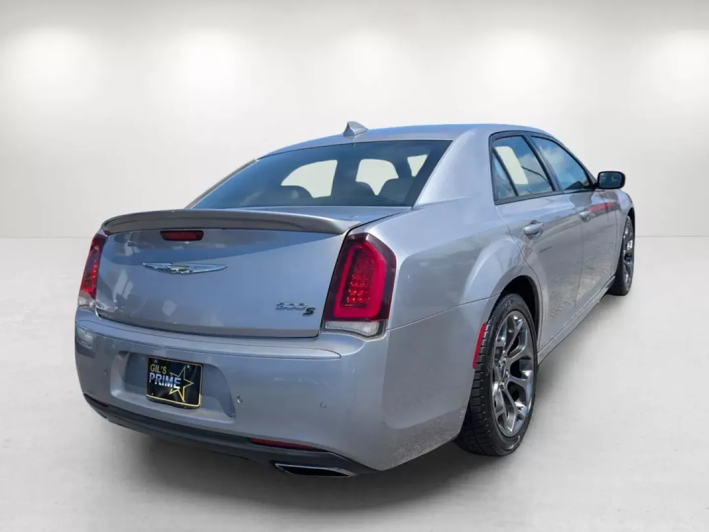 2018 /Black Chrysler 300 300S (2C3CCABG5JH) with an Other engine, located at 7000 Northlake Connector, Columbus, GA, 31904, (706) 987-8085, 32.524975, -84.978134 - Experience life on the open road like never before with Gils Auto's latest offering: a stunning 2018 Chrysler 300S, perfectly designed for those who crave comfort and style on their daily commutes or weekend getaways. Whether you're a busy professional navigating the streets of Phenix City or a fami - Photo#4