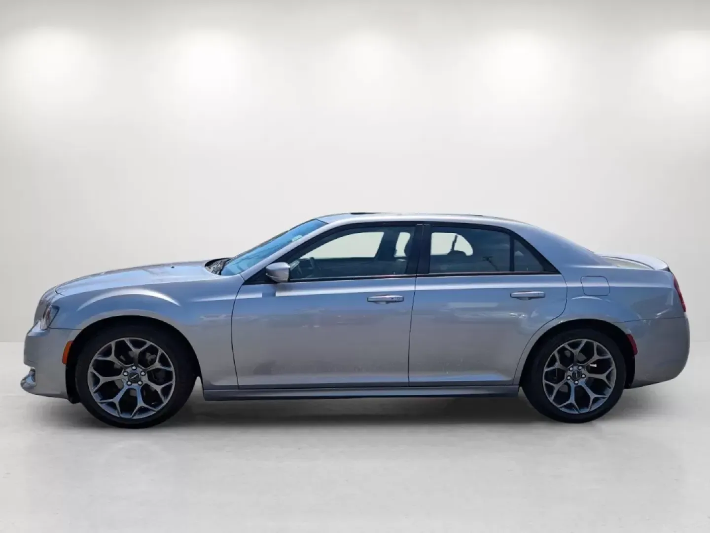 2018 /Black Chrysler 300 300S (2C3CCABG5JH) with an Other engine, located at 7000 Northlake Connector, Columbus, GA, 31904, (706) 987-8085, 32.524975, -84.978134 - Experience life on the open road like never before with Gils Auto's latest offering: a stunning 2018 Chrysler 300S, perfectly designed for those who crave comfort and style on their daily commutes or weekend getaways. Whether you're a busy professional navigating the streets of Phenix City or a fami - Photo#7