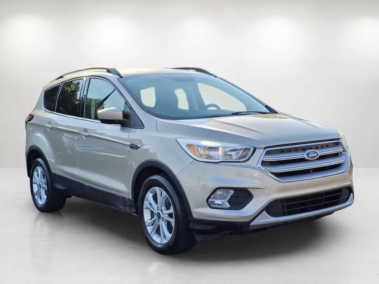 2018 Ford Escape SE (1FMCU0GD5JU) with an Other engine, located at 804 22nd Ave, Phenix City, AL, 36870, (334) 297-1860, 32.484749, -85.024475 - **Experience Life on the Go with the 2018 Ford Escape SE from Gils Auto!** <br /> <br /> Are you looking for the perfect vehicle that fits your adventurous lifestyle while providing the comfort and reliability you need? The 2018 Ford Escape SE is a versatile SUV designed for everything from family o - Photo#2