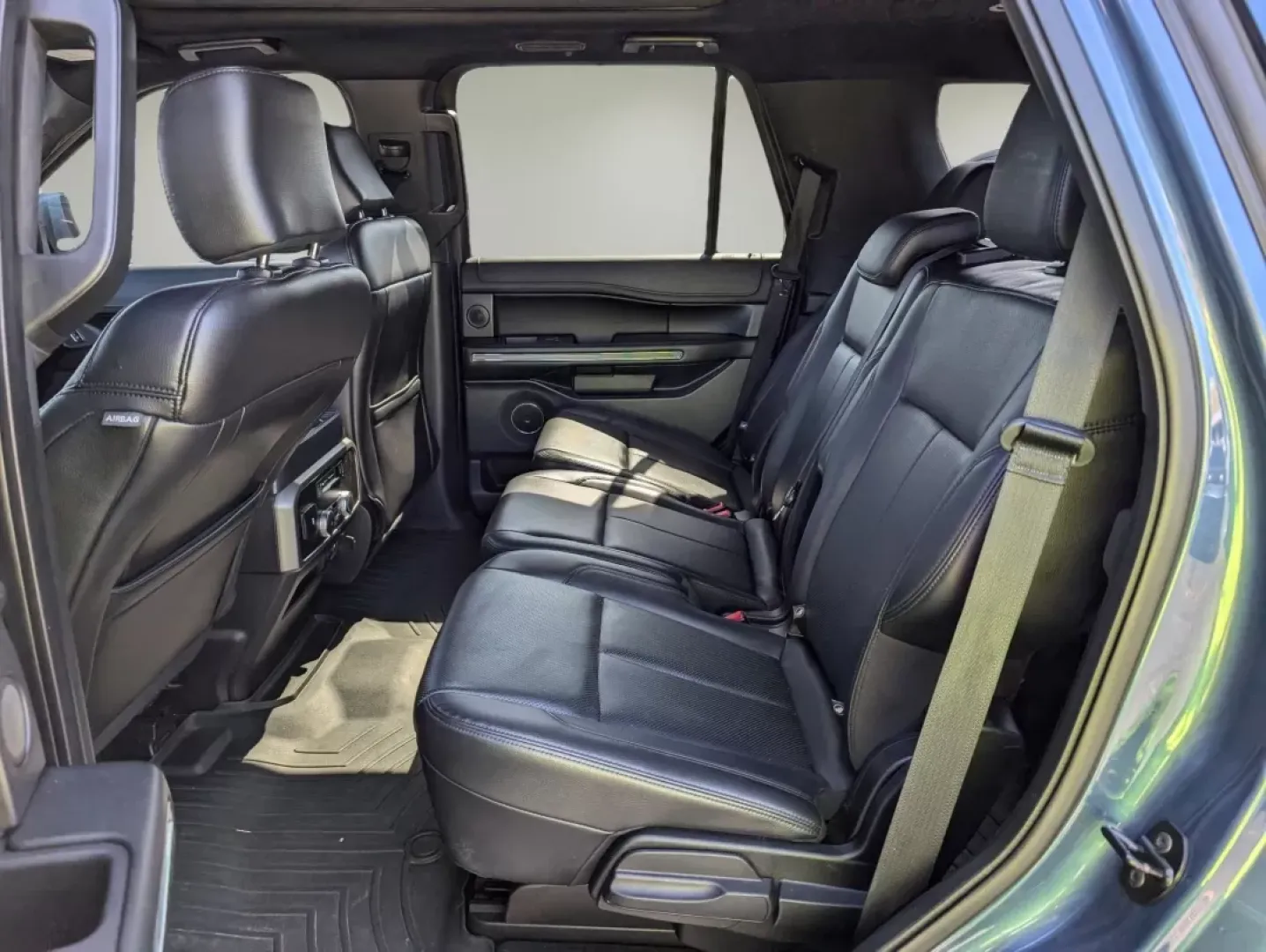 2018 Ford Expedition XLT (1FMJU1JT3JE) with an Other engine, located at 5115 14th Ave., Columbus, GA, 31904, (706) 323-0345, 32.511494, -84.971046 - Are you ready to elevate your family adventures or weekend getaways? Look no further than this stunning 2018 Ford Expedition XLT, available now at Gils Auto in Phenix City, AL. Perfectly designed for growing families and suitable for budget-conscious buyers, this SUV combines spaciousness, technolog - Photo#10