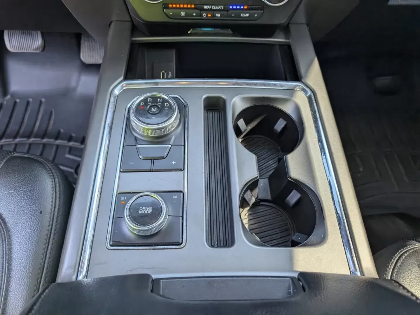 2018 Ford Expedition XLT (1FMJU1JT3JE) with an Other engine, located at 5115 14th Ave., Columbus, GA, 31904, (706) 323-0345, 32.511494, -84.971046 - Are you ready to elevate your family adventures or weekend getaways? Look no further than this stunning 2018 Ford Expedition XLT, available now at Gils Auto in Phenix City, AL. Perfectly designed for growing families and suitable for budget-conscious buyers, this SUV combines spaciousness, technolog - Photo#15