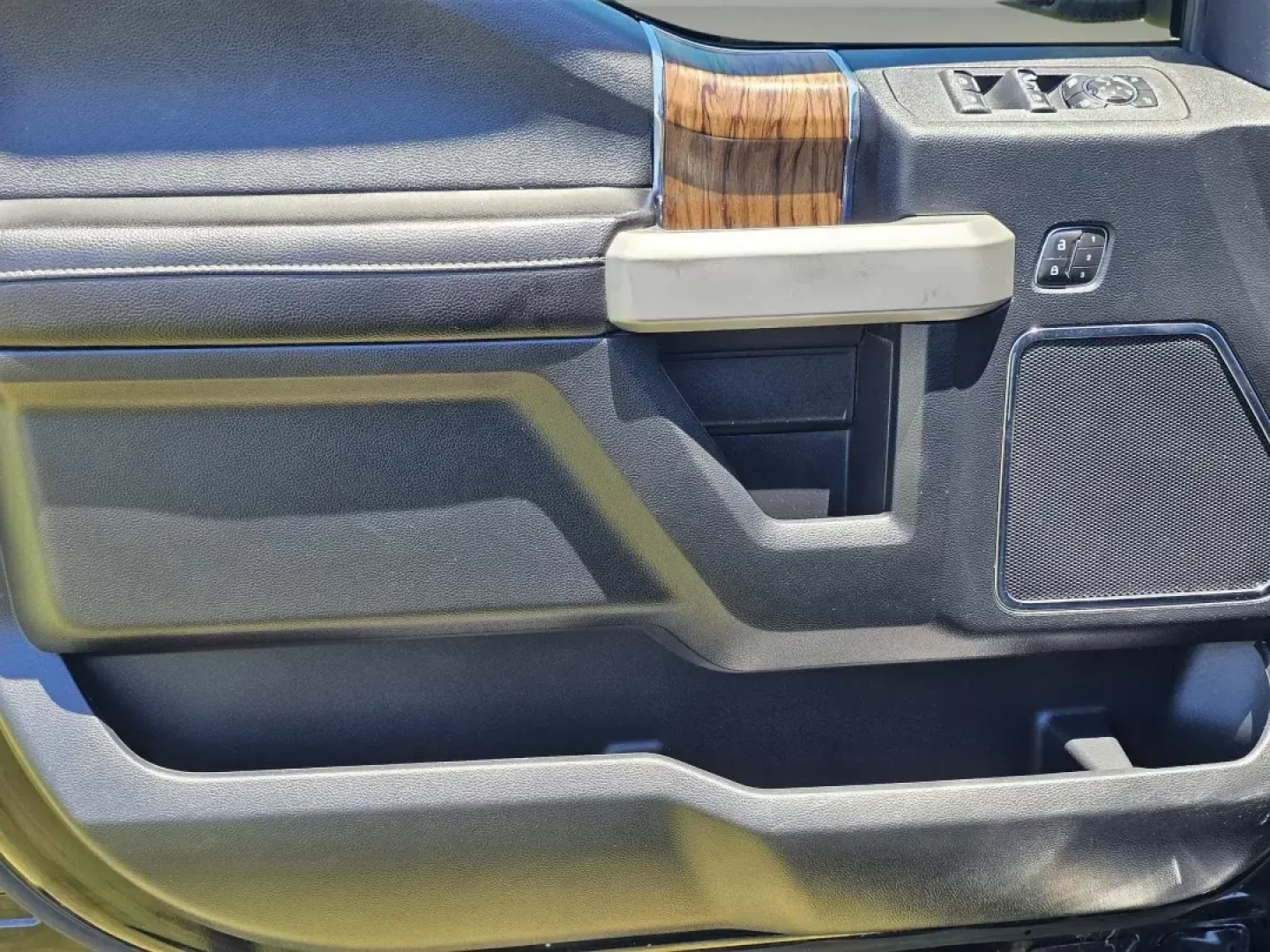 2018 Ford F-150 LARIAT (1FTEW1EG4JK) with an Other engine, located at 521 Old Farm Lane Rd, Prattville, AL, 36066, (334) 325-1505, 32.482460, -86.416367 - **Explore the Great Outdoors in Comfort: 2018 Ford F-150 LARIAT for Sale at Gils Auto - Prattville, AL!**<br /> <br /> Are you ready to elevate your adventures and enjoy weekend getaways in style? Look no further than this stunning 2018 Ford F-150 LARIAT, available now at Gils Auto, your premier Buy - Photo#9