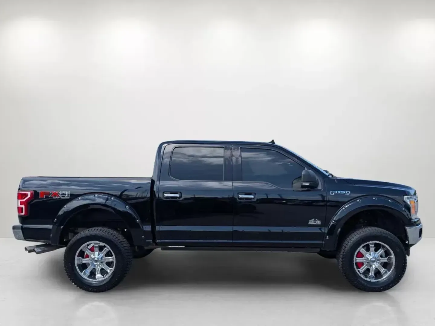 2018 Ford F-150 XLT (1FTEW1E5XJK) with an Other engine, located at 3959 U.S. 80 W, Phenix City, AL, 36870, (334) 297-4885, 32.469296, -85.135185 - For those seeking a rugged, reliable vehicle that can handle both everyday commutes and weekend adventures, the 2018 Ford F-150 XLT Crew Cab Pickup is a perfect match. Imagine tackling off-road trails or loading up the family for a trip to the local park-this truck is built to accommodate your lifes - Photo#3