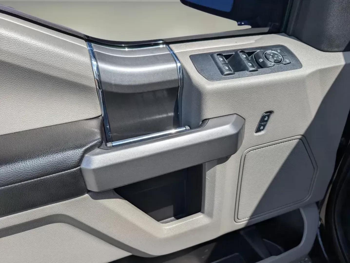 2018 Ford F-150 XLT (1FTEW1E5XJK) with an Other engine, located at 3959 U.S. 80 W, Phenix City, AL, 36870, (334) 297-4885, 32.469296, -85.135185 - For those seeking a rugged, reliable vehicle that can handle both everyday commutes and weekend adventures, the 2018 Ford F-150 XLT Crew Cab Pickup is a perfect match. Imagine tackling off-road trails or loading up the family for a trip to the local park-this truck is built to accommodate your lifes - Photo#8