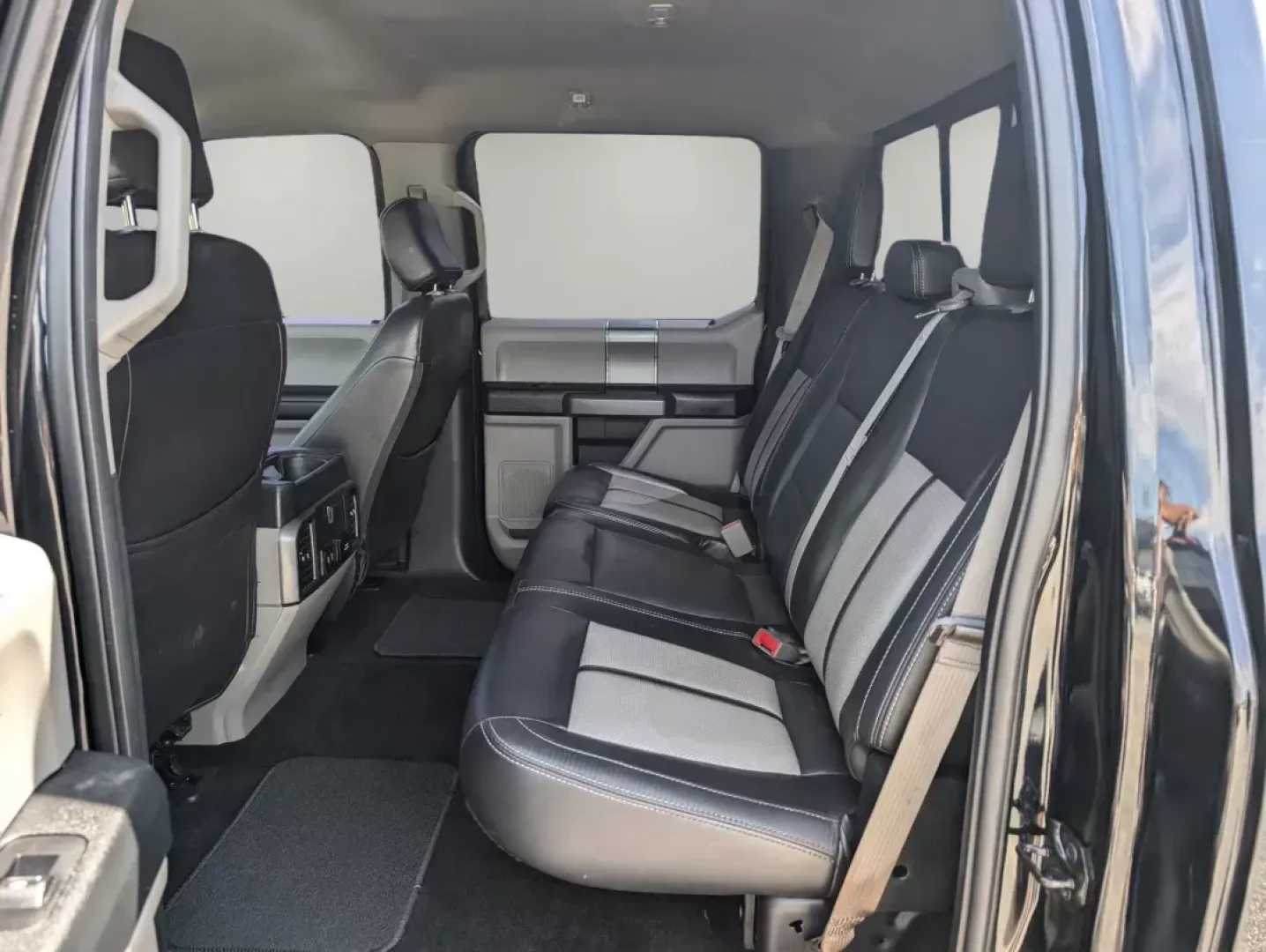 2018 Ford F-150 XLT (1FTEW1E5XJK) with an Other engine, located at 3959 U.S. 80 W, Phenix City, AL, 36870, (334) 297-4885, 32.469296, -85.135185 - For those seeking a rugged, reliable vehicle that can handle both everyday commutes and weekend adventures, the 2018 Ford F-150 XLT Crew Cab Pickup is a perfect match. Imagine tackling off-road trails or loading up the family for a trip to the local park-this truck is built to accommodate your lifes - Photo#10