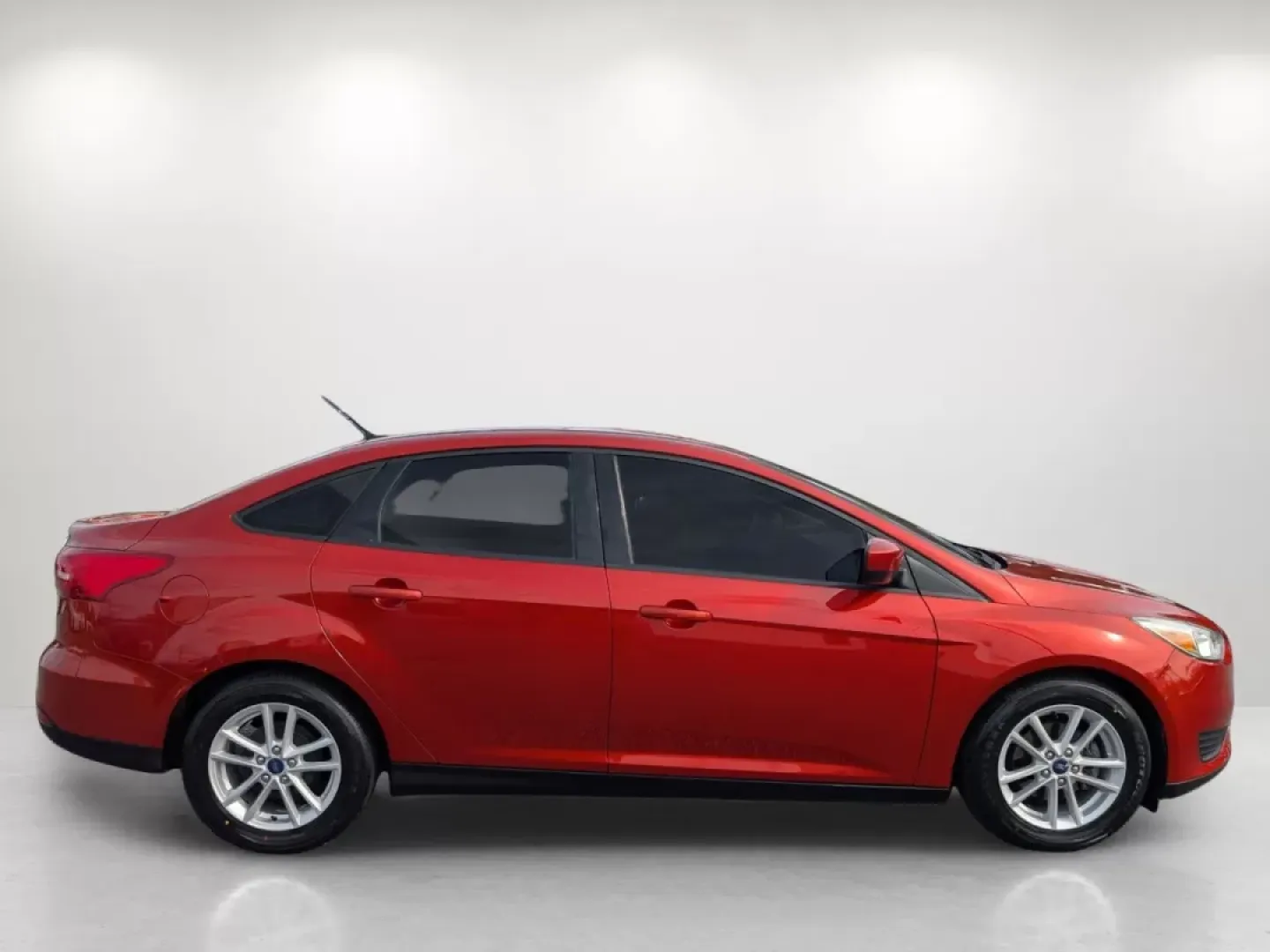 2018 Ford Focus SE (1FADP3F27JL) with an Other engine, located at 5115 14th Ave., Columbus, GA, 31904, (706) 323-0345, 32.511494, -84.971046 - **Discover Your Next Adventure with the 2018 Ford Focus SE at Gils Auto!**<br /> <br /> Are you on the lookout for a reliable vehicle that seamlessly blends style, efficiency, and affordability? Look no further than the 2018 Ford Focus SE, now available at Gils Auto in Phenix City, AL! Perfect for c - Photo#4