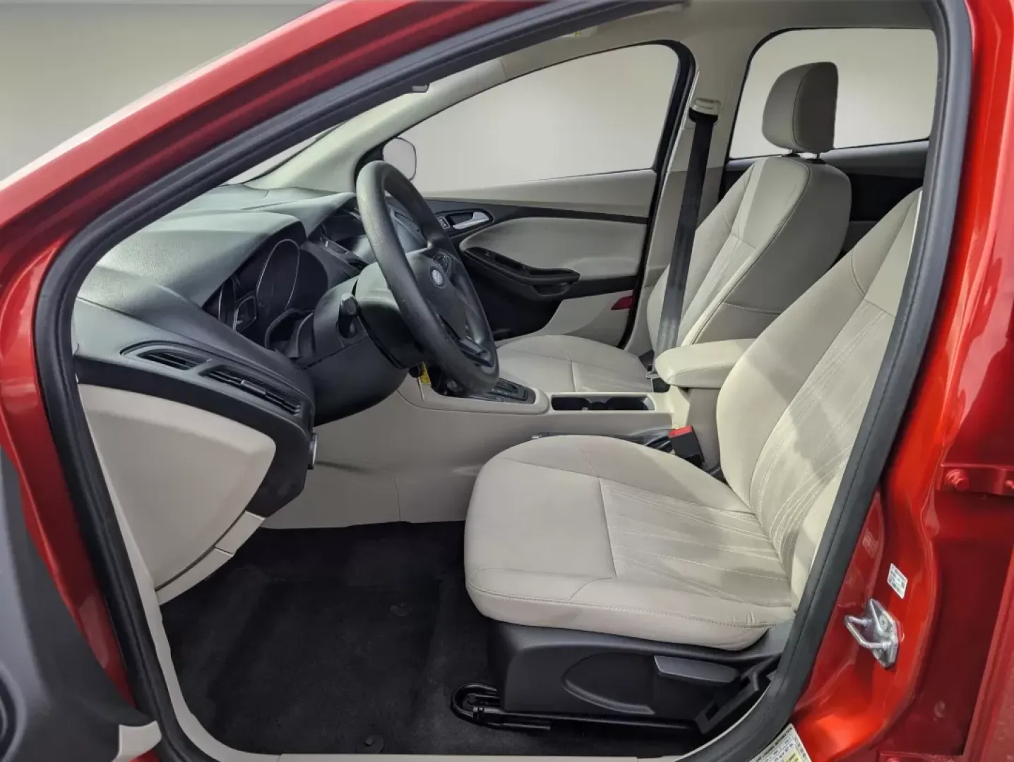 2018 Ford Focus SE (1FADP3F27JL) with an Other engine, located at 5115 14th Ave., Columbus, GA, 31904, (706) 323-0345, 32.511494, -84.971046 - **Discover Your Next Adventure with the 2018 Ford Focus SE at Gils Auto!**<br /> <br /> Are you on the lookout for a reliable vehicle that seamlessly blends style, efficiency, and affordability? Look no further than the 2018 Ford Focus SE, now available at Gils Auto in Phenix City, AL! Perfect for c - Photo#10