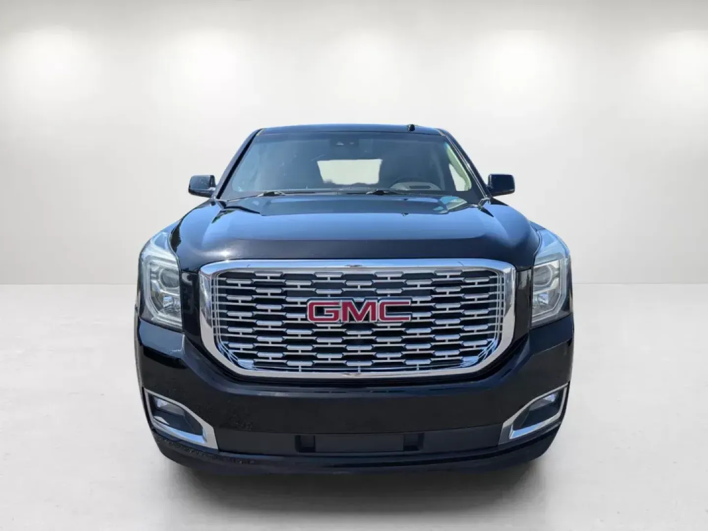 2018 /Cocoa/Dark Atmosphere GMC Yukon Denali (1GKS1CKJ7JR) with an Gas V8 6.2L/376 engine, 10-Speed Automatic transmission, located at 3959 U.S. 80 W, Phenix City, AL, 36870, (334) 297-4885, 32.469296, -85.135185 - 2018 GMC Yukon Denali - Photo#1