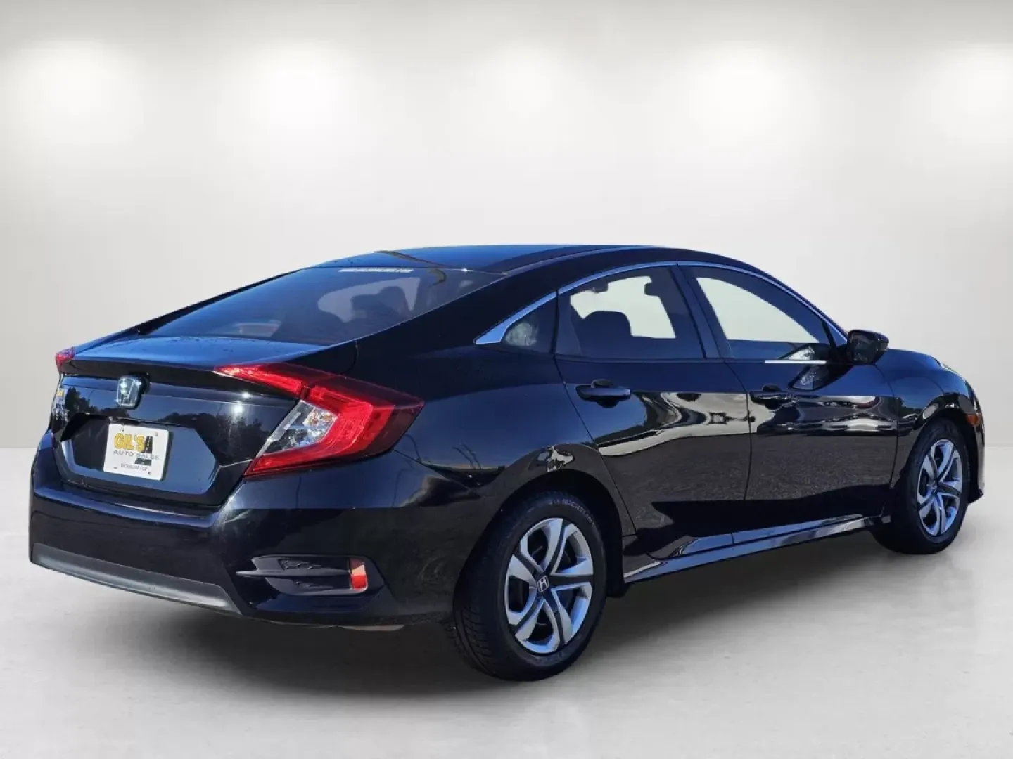 2018 Honda Civic Sedan LX (19XFC2F59JE) with an Other engine, located at 3959 U.S. 80 W, Phenix City, AL, 36870, (334) 297-4885, 32.469296, -85.135185 - Are you searching for a vehicle that perfectly balances style, efficiency, and reliability? Look no further! At Gils Auto in Phenix City, AL, we have the perfect 2018 Honda Civic Sedan ready to elevate your daily commute and weekend adventures alike. This sporty yet practical vehicle is ideal for bo - Photo#5