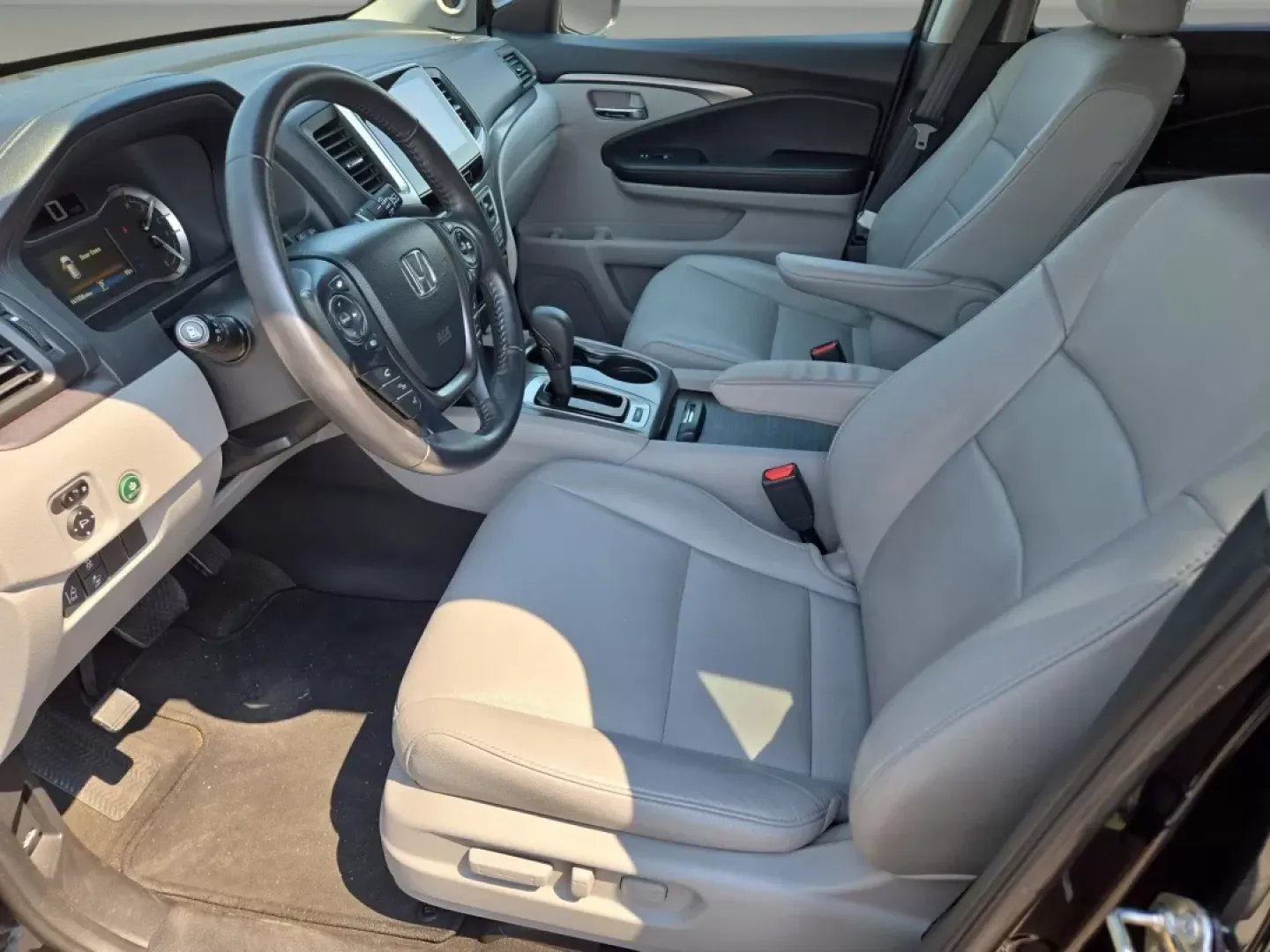 2018 Honda Pilot EX-L (5FNYF5H63JB) with an Other engine, located at 521 Old Farm Lane Rd, Prattville, AL, 36066, (334) 325-1505, 32.482460, -86.416367 - Rev up your lifestyle with the perfect blend of comfort and versatility! Whether you're carting the kids to soccer practice, gearing up for an adventurous weekend getaway, or simply tackling your daily commute, the 2018 Honda Pilot EX-L is your ideal companion. This spacious SUV offers ample room, a - Photo#12