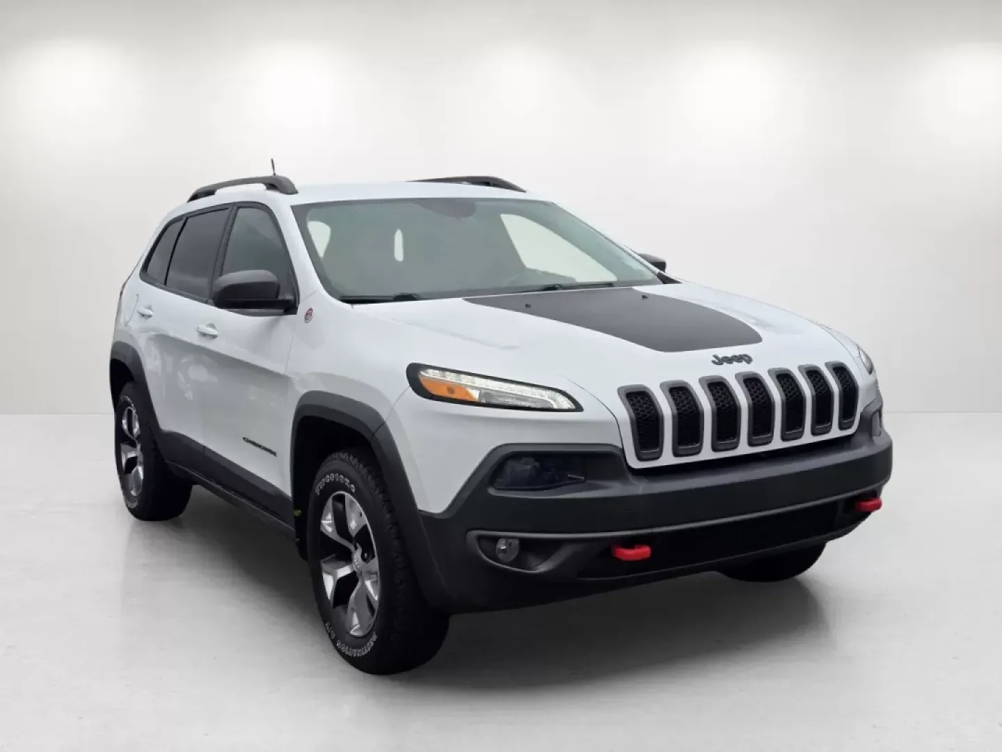 2018 /Black Jeep Cherokee Trailhawk (1C4PJMBX1JD) with an Other engine, located at 7000 Northlake Connector, Columbus, GA, 31904, (706) 987-8085, 32.524975, -84.978134 - **Unleash Adventure with the 2018 Jeep Cherokee Trailhawk Your Perfect Companion for Every Journey!**<br /> <br /> Are you ready to elevate your outdoor escapades or simply enhance your daily commute? Look no further than the 2018 Jeep Cherokee Trailhawk, available now at Gils Auto in Phenix City, - Photo#2
