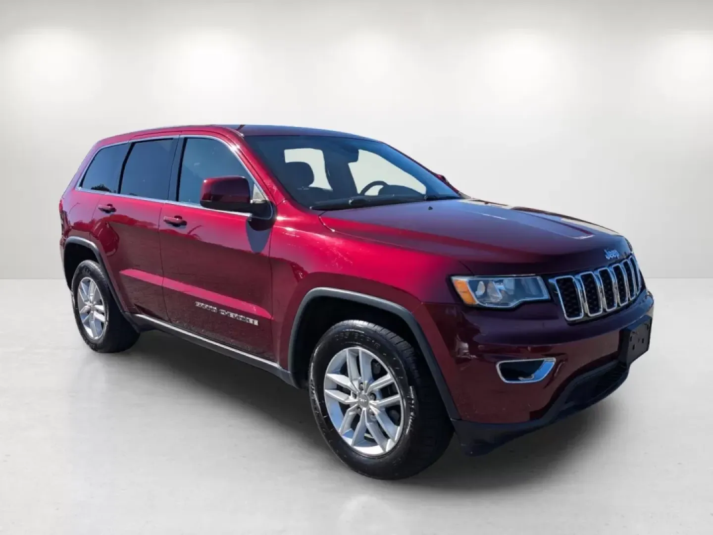 2018 /Black Jeep Grand Cherokee Laredo E (1C4RJEAG6JC) with an Other engine, located at 3959 U.S. 80 W, Phenix City, AL, 36870, (334) 297-4885, 32.469296, -85.135185 - Experience the thrill of adventure and the comfort of a family-friendly ride with the 2018 Jeep Grand Cherokee Laredo E, now available at Gils Auto in Phenix City, AL. This sleek Velvet Red Pearlcoat SUV perfectly balances rugged utility and modern sophistication, making it an ideal choice for weeke - Photo#3