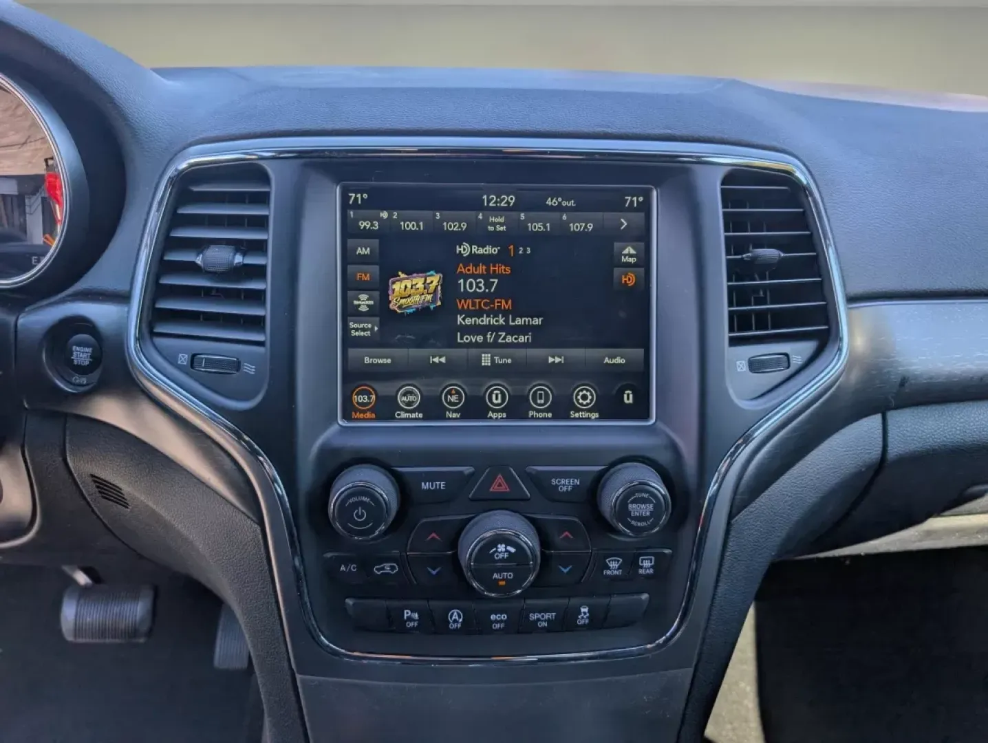 2018 /Black Jeep Grand Cherokee Laredo E (1C4RJEAG6JC) with an Other engine, located at 3959 U.S. 80 W, Phenix City, AL, 36870, (334) 297-4885, 32.469296, -85.135185 - Experience the thrill of adventure and the comfort of a family-friendly ride with the 2018 Jeep Grand Cherokee Laredo E, now available at Gils Auto in Phenix City, AL. This sleek Velvet Red Pearlcoat SUV perfectly balances rugged utility and modern sophistication, making it an ideal choice for weeke - Photo#11