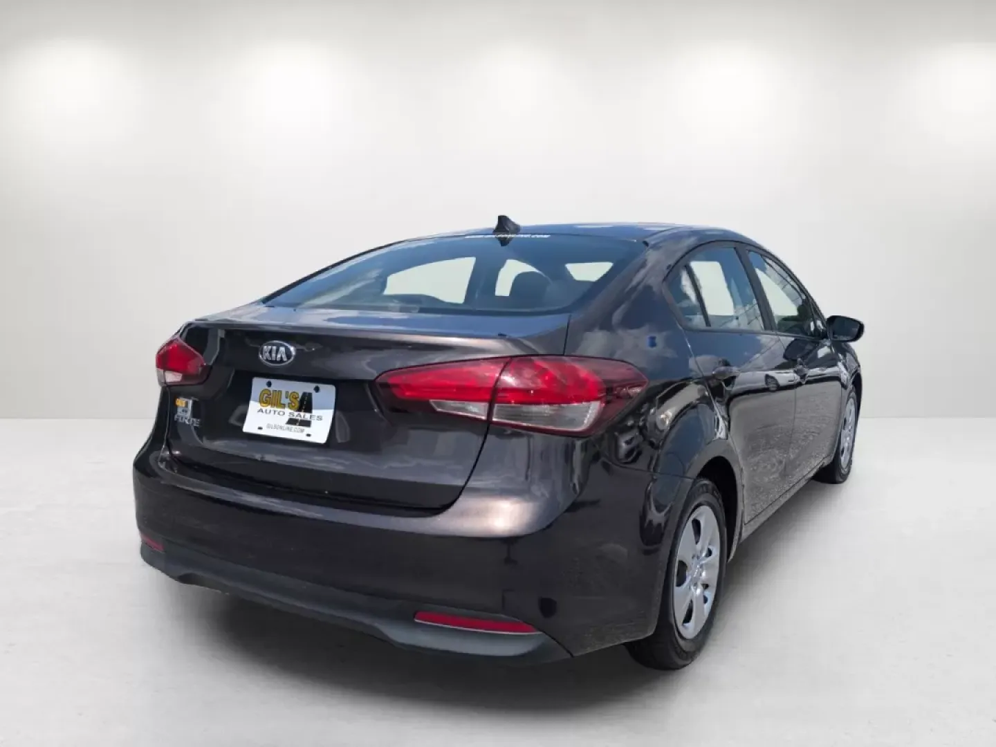 2018 /Black Kia Forte LX (3KPFK4A7XJE) with an Other engine, located at 7000 Northlake Connector, Columbus, GA, 31904, (706) 987-8085, 32.524975, -84.978134 - Are you on the hunt for a reliable vehicle that perfectly balances comfort, style, and affordability? Look no further than this stunning 2018 Kia Forte LX, available now at Gils Auto in Phenix City, Alabama. Whether you're commuting to work, running errands, or planning a weekend getaway, this sedan - Photo#4