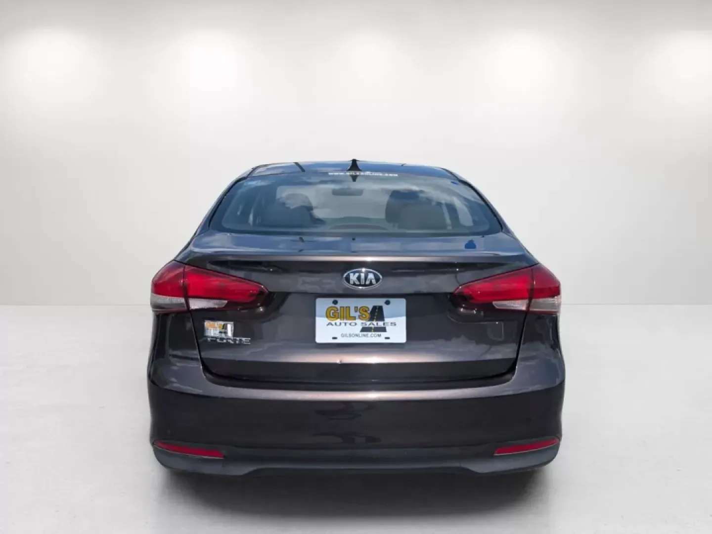 2018 /Black Kia Forte LX (3KPFK4A7XJE) with an Other engine, located at 7000 Northlake Connector, Columbus, GA, 31904, (706) 987-8085, 32.524975, -84.978134 - Are you on the hunt for a reliable vehicle that perfectly balances comfort, style, and affordability? Look no further than this stunning 2018 Kia Forte LX, available now at Gils Auto in Phenix City, Alabama. Whether you're commuting to work, running errands, or planning a weekend getaway, this sedan - Photo#5