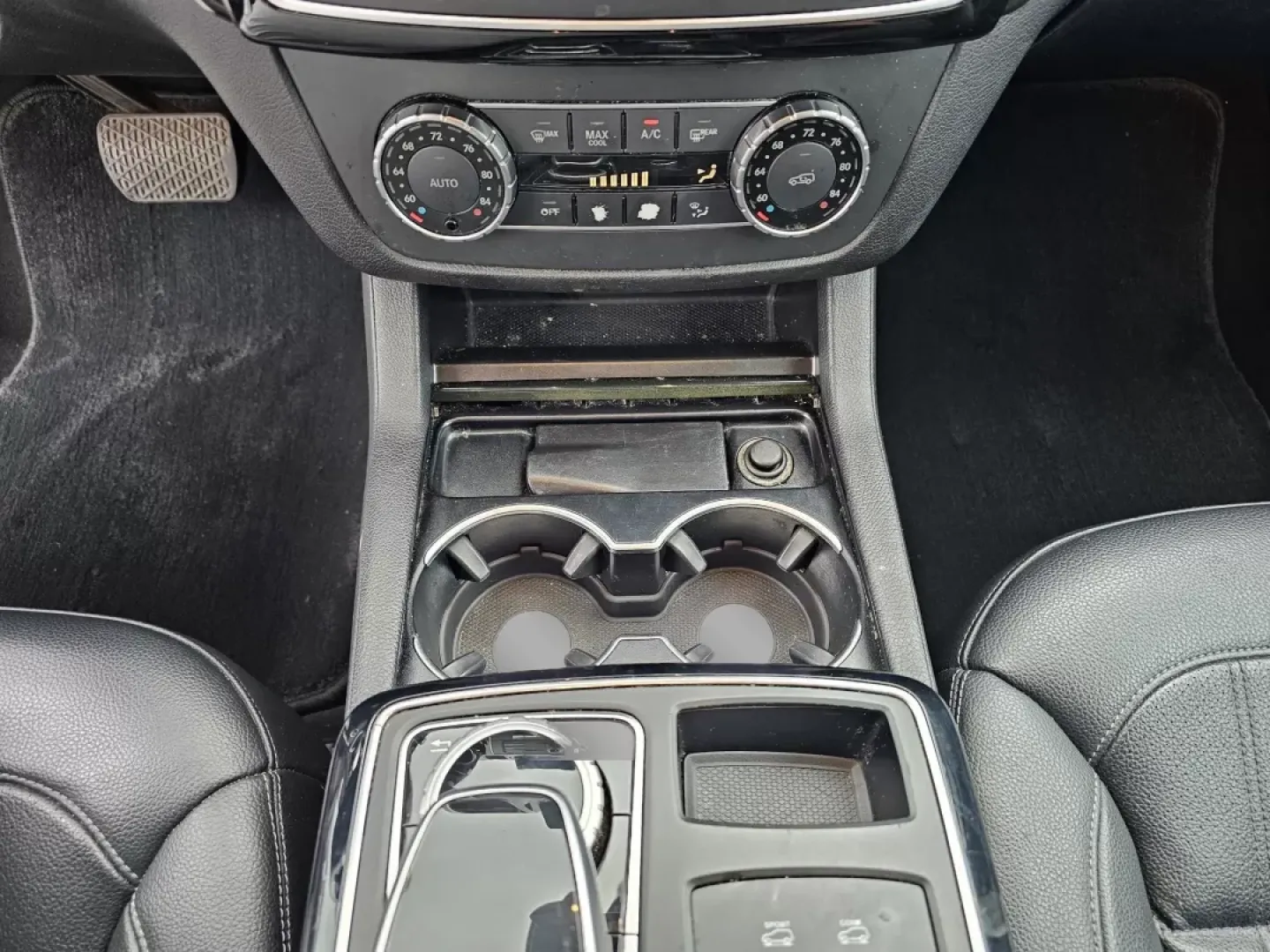 2018 /Black Mercedes-Benz GLE GLE 350 (4JGDA5JB6JB) with an Other engine, located at 7000 Northlake Connector, Columbus, GA, 31904, (706) 987-8085, 32.524975, -84.978134 - **Experience the Luxury of Driving with the 2018 Mercedes-Benz GLE 350: Perfect for Adventurers and Families Alike!**<br /> <br /> Ready to elevate your driving experience? The 2018 Mercedes-Benz GLE 350, available at Gils Auto in Phenix City, AL, is the quintessential SUV for those who seek a blend - Photo#12