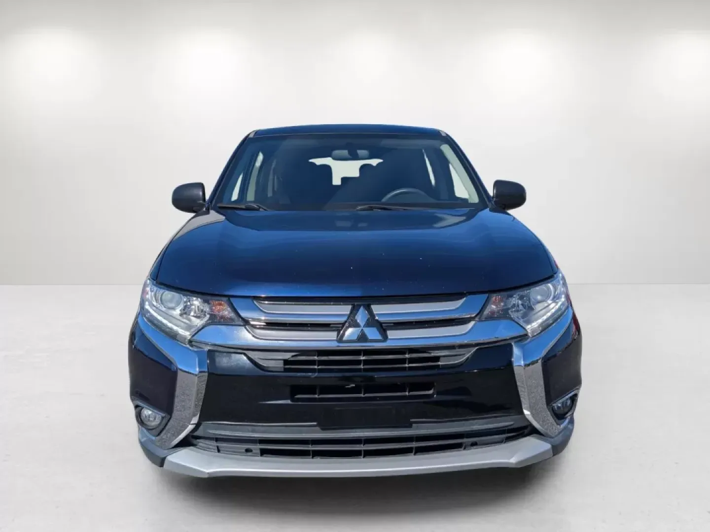 2018 Mitsubishi Outlander ES (JA4AD2A33JZ) with an Other engine, located at 1430 Gateway Drive, Opelika, AL, 36801, (334) 239-0944, 32.637871, -85.409790 - Are you ready for your next adventure? Look no further than this striking 2018 Mitsubishi Outlander ES, perfect for families on the go, weekend warriors, or anyone seeking a versatile and reliable SUV. With its spacious interior and advanced tech features, the Outlander is designed to enhance your l - Photo#1