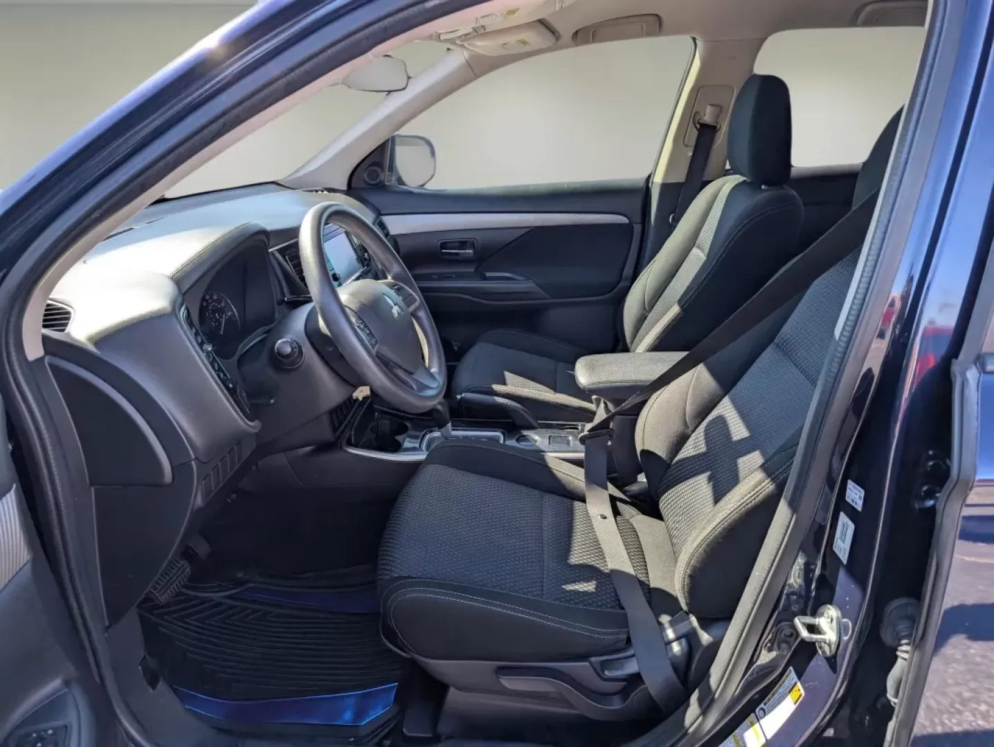 2018 Mitsubishi Outlander ES (JA4AD2A33JZ) with an Other engine, located at 1430 Gateway Drive, Opelika, AL, 36801, (334) 239-0944, 32.637871, -85.409790 - Are you ready for your next adventure? Look no further than this striking 2018 Mitsubishi Outlander ES, perfect for families on the go, weekend warriors, or anyone seeking a versatile and reliable SUV. With its spacious interior and advanced tech features, the Outlander is designed to enhance your l - Photo#9