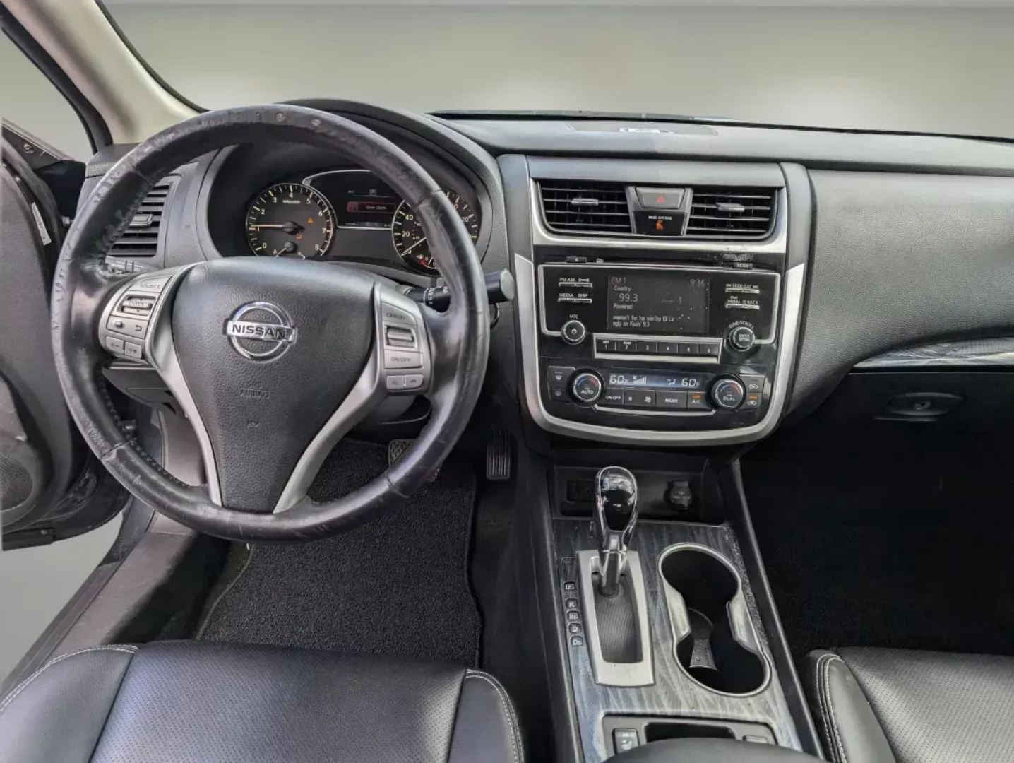 2018 /Charcoal Nissan Altima 2.5 SL (1N4AL3APXJC) with an Other engine, located at 1430 Gateway Drive, Opelika, AL, 36801, (334) 239-0944, 32.637871, -85.409790 - **Experience the Ultimate Blend of Comfort and Style with the 2018 Nissan Altima 2.5 SL at Gils Auto - Opelika, AL**<br /> <br /> Are you ready to elevate your daily commute or embark on weekend getaways in style? The 2018 Nissan Altima 2.5 SL is the perfect companion, seamlessly combining sophistic - Photo#11