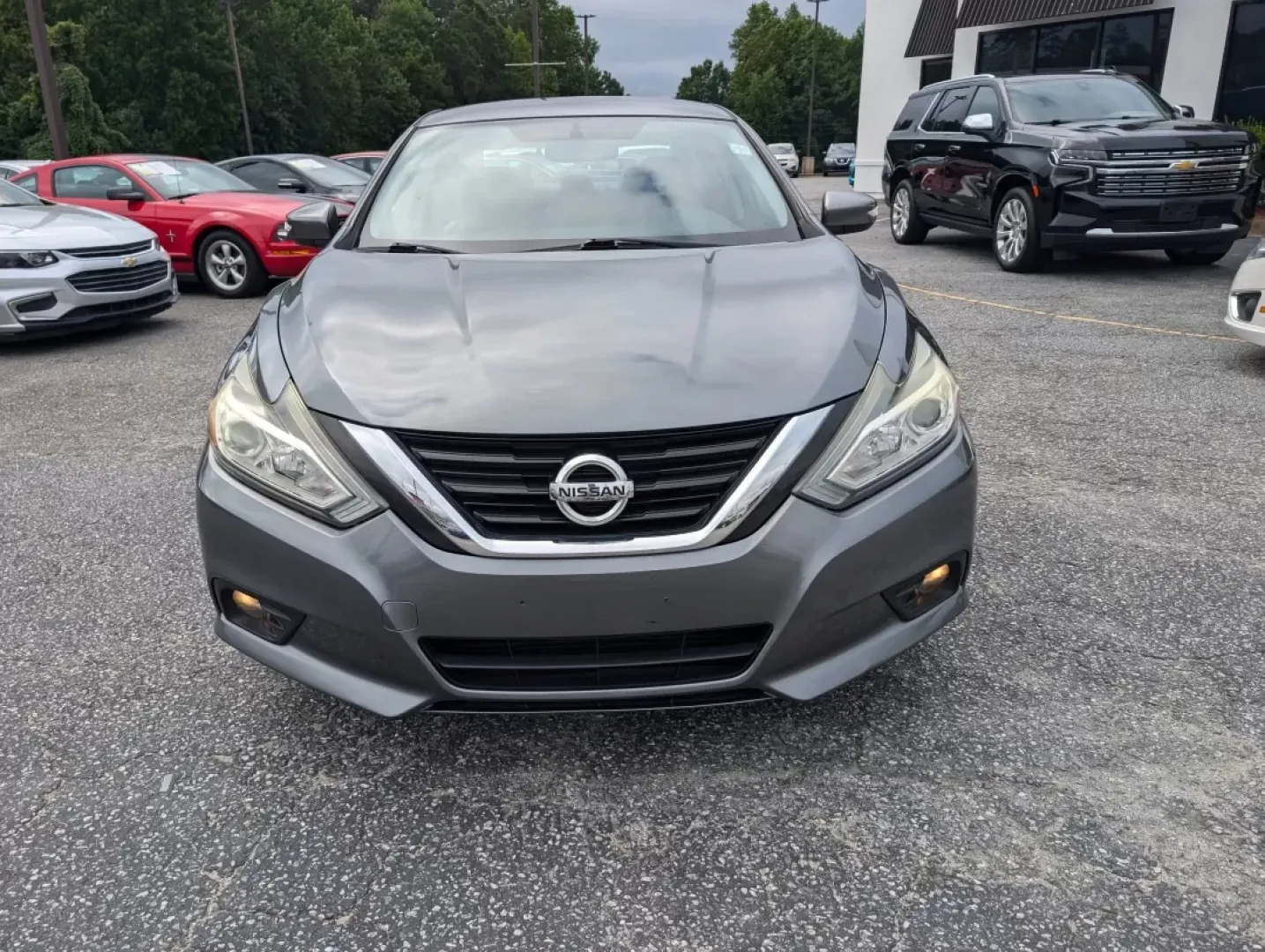 2018 /Charcoal Nissan Altima 2.5 SL (1N4AL3AP7JC) with an Other engine, located at 3959 U.S. 80 W, Phenix City, AL, 36870, (334) 297-4885, 32.469296, -85.135185 - Are you ready to elevate your daily drives? Meet the 2018 Nissan Altima 2.5 SL, the perfect blend of style, comfort, and practicality for those who crave a reliable sedan that adapts to their busy lifestyle. Whether you're commuting to work, running errands in Phenix City, or planning a road trip wi - Photo#1